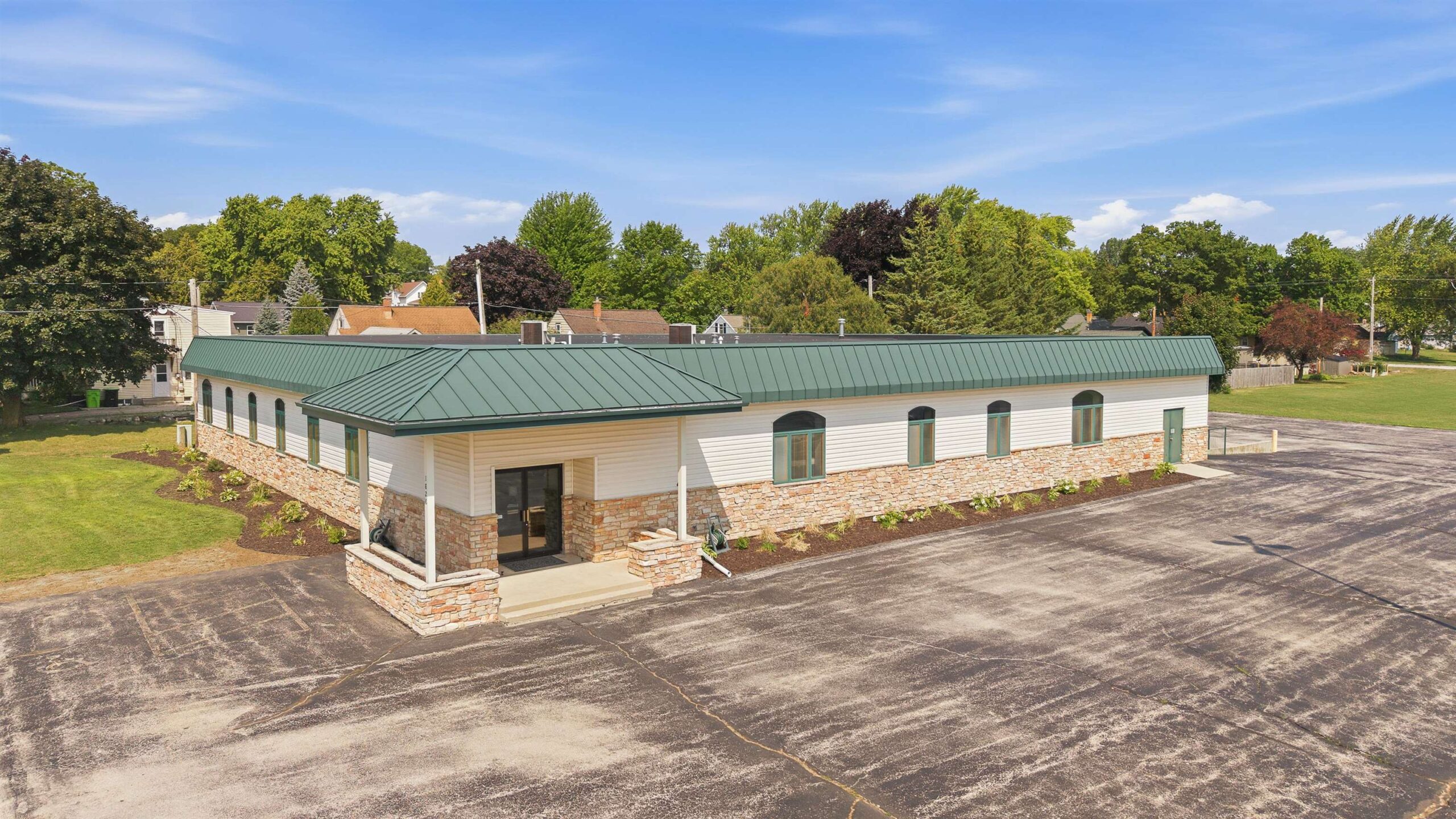 1828 PARK Avenue property preview photograph