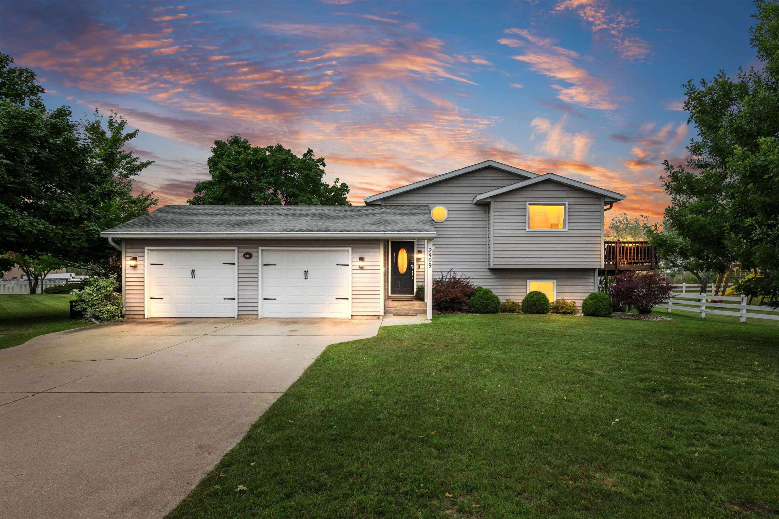 2409 21ST Street property preview photograph