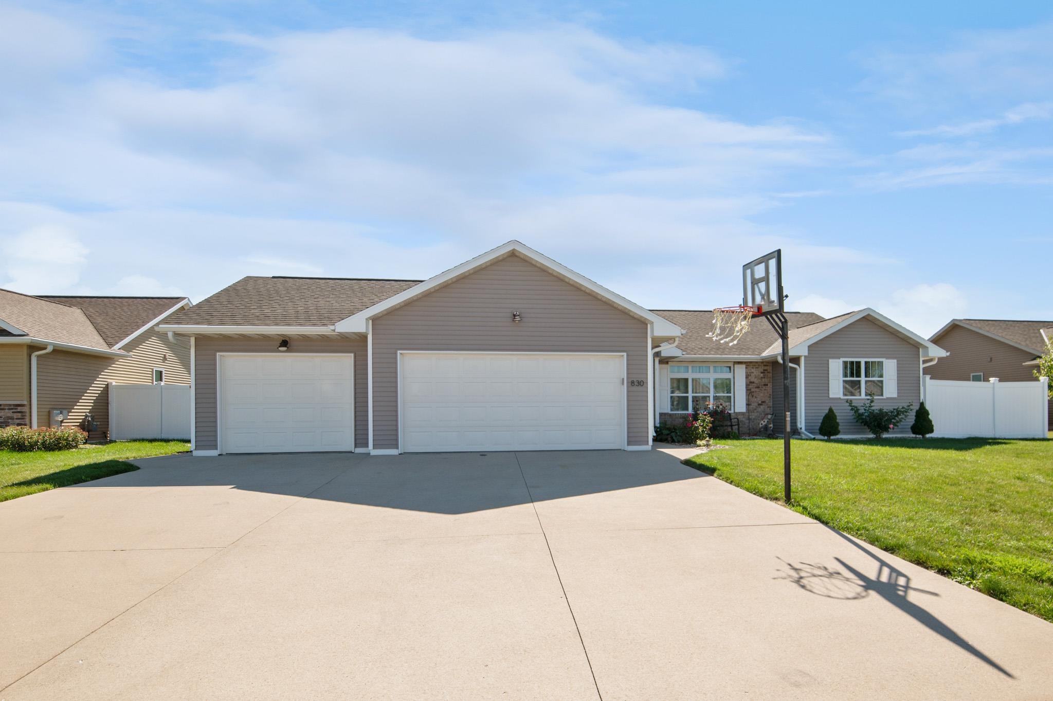 830 ROTH Road property preview photograph
