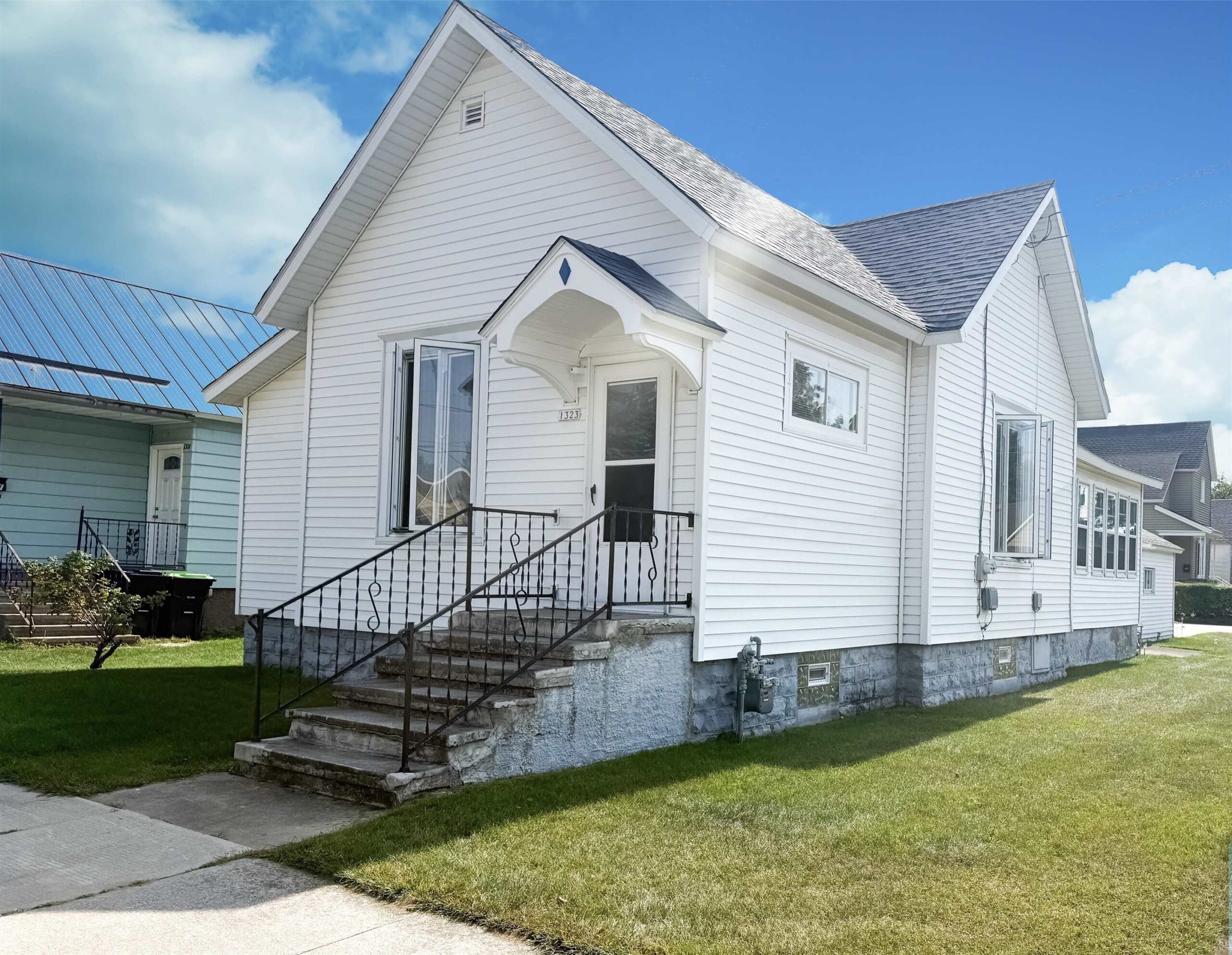 1323 13TH Avenue property preview photograph