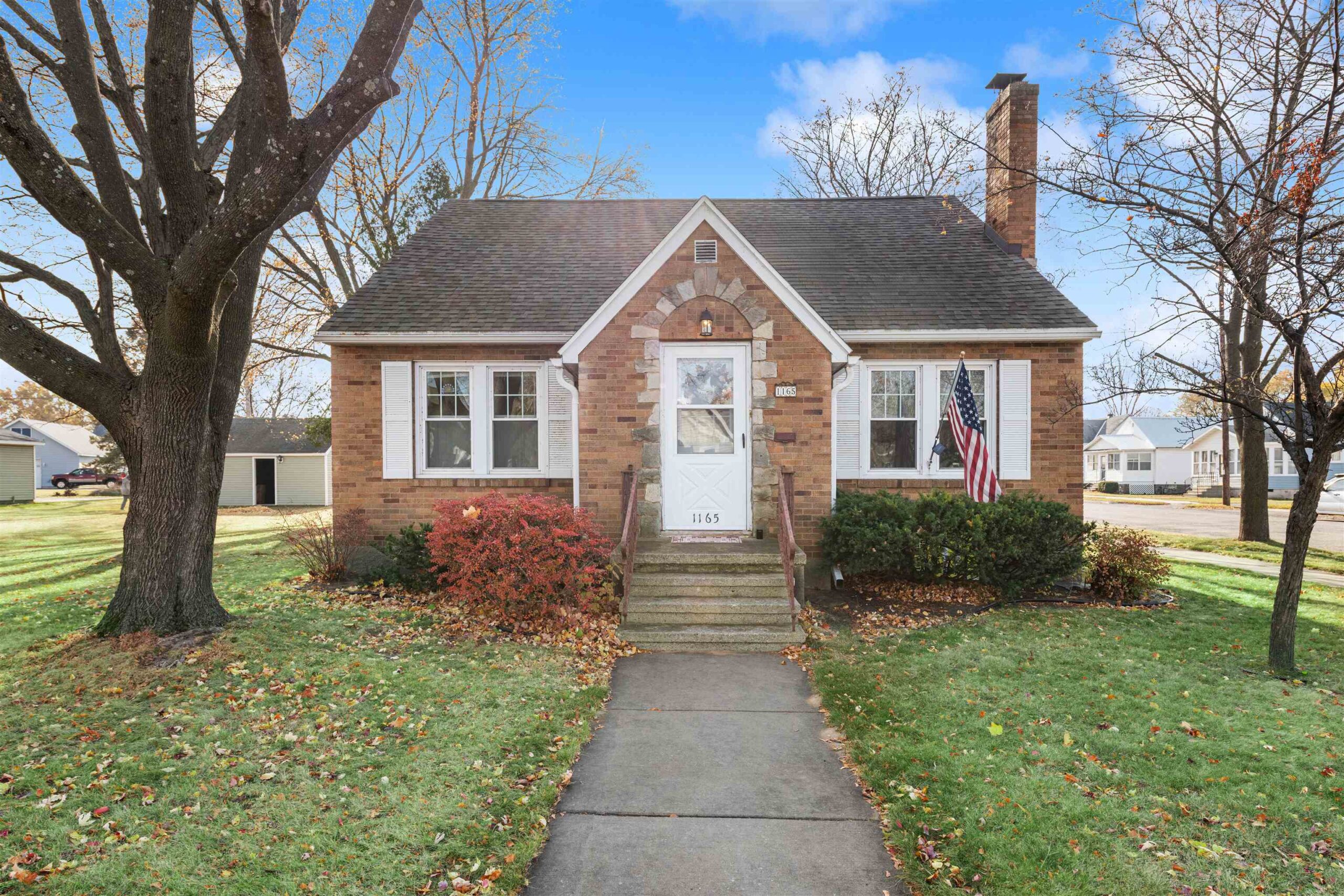 1165 LOGAN Avenue property preview photograph