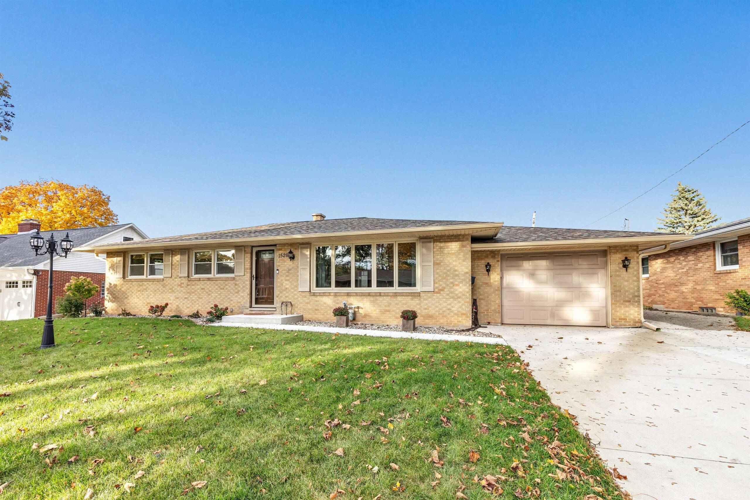 1526 ROCKDALE Street property preview photograph