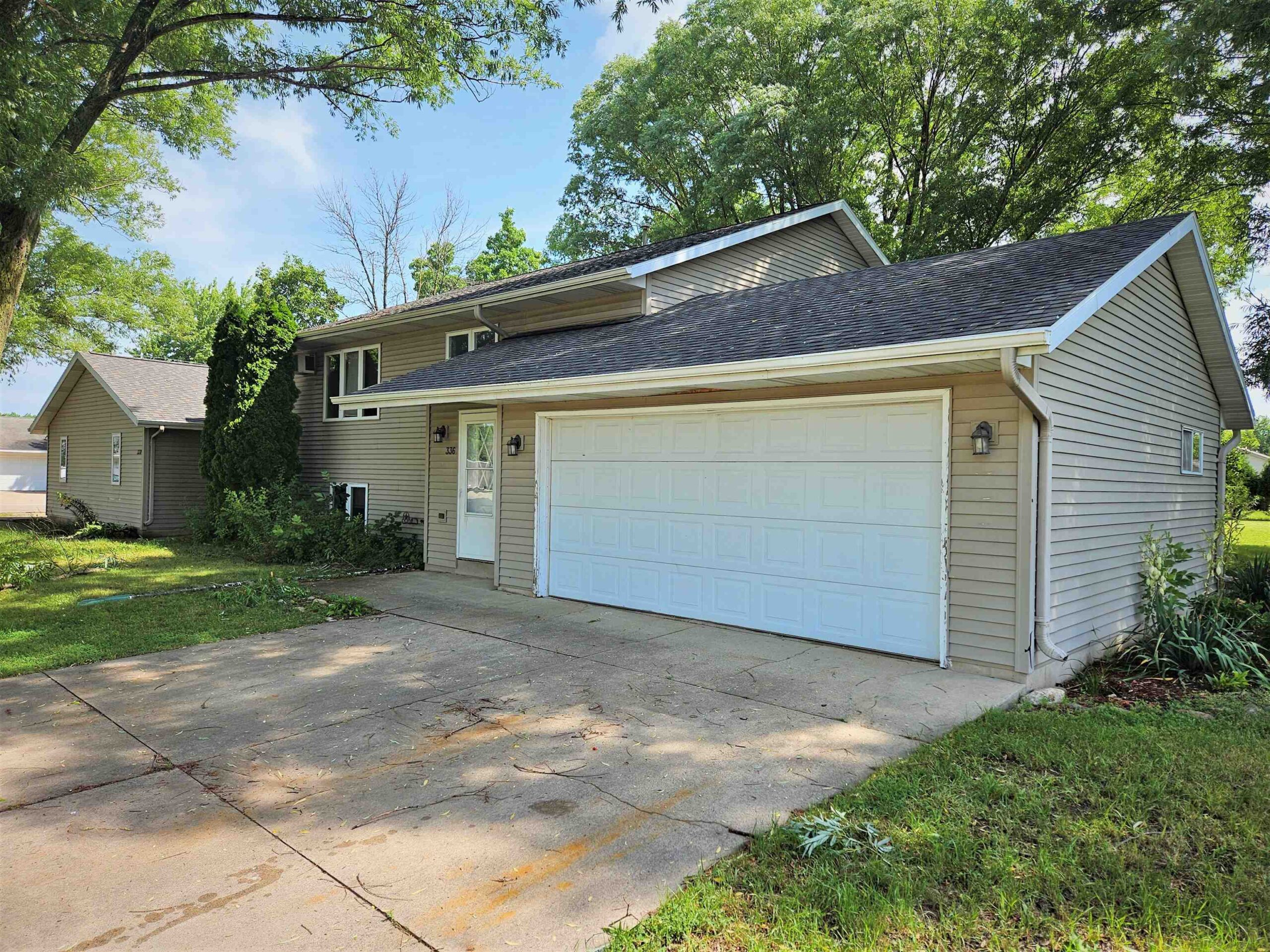 336 WINTERGREEN Drive property preview photograph