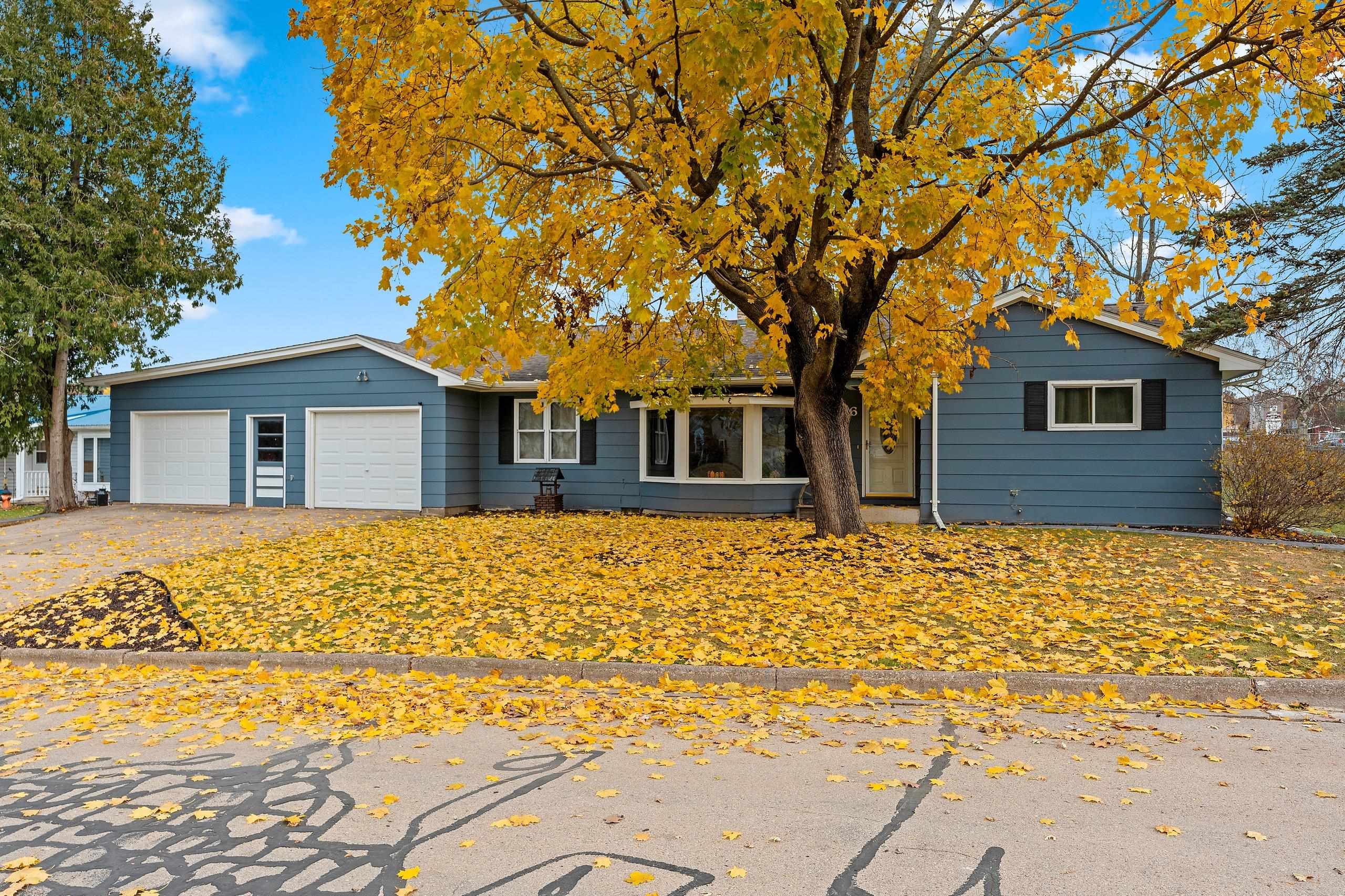 716 MEADOW Lane property preview photograph