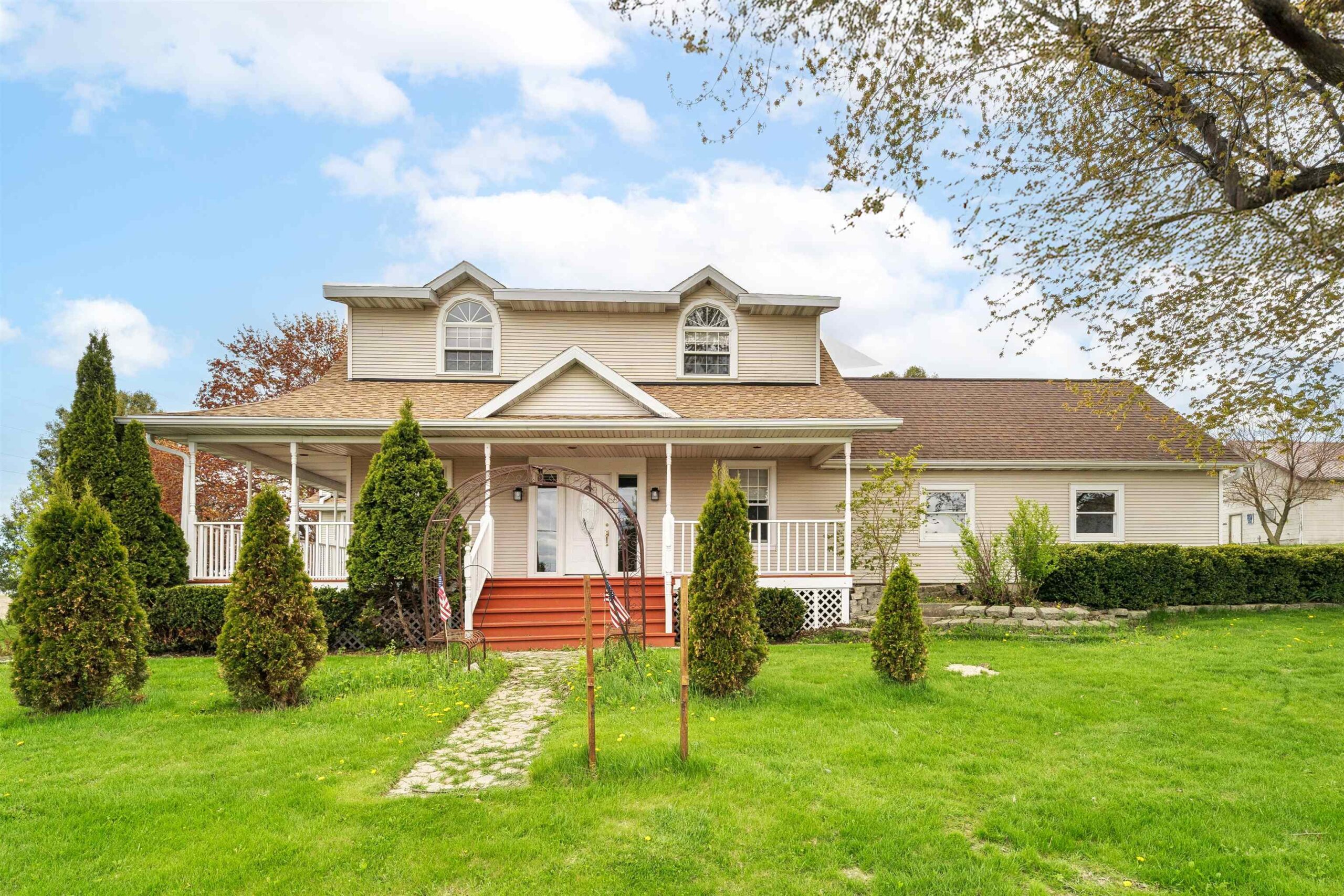 W1905 HWY H property preview photograph