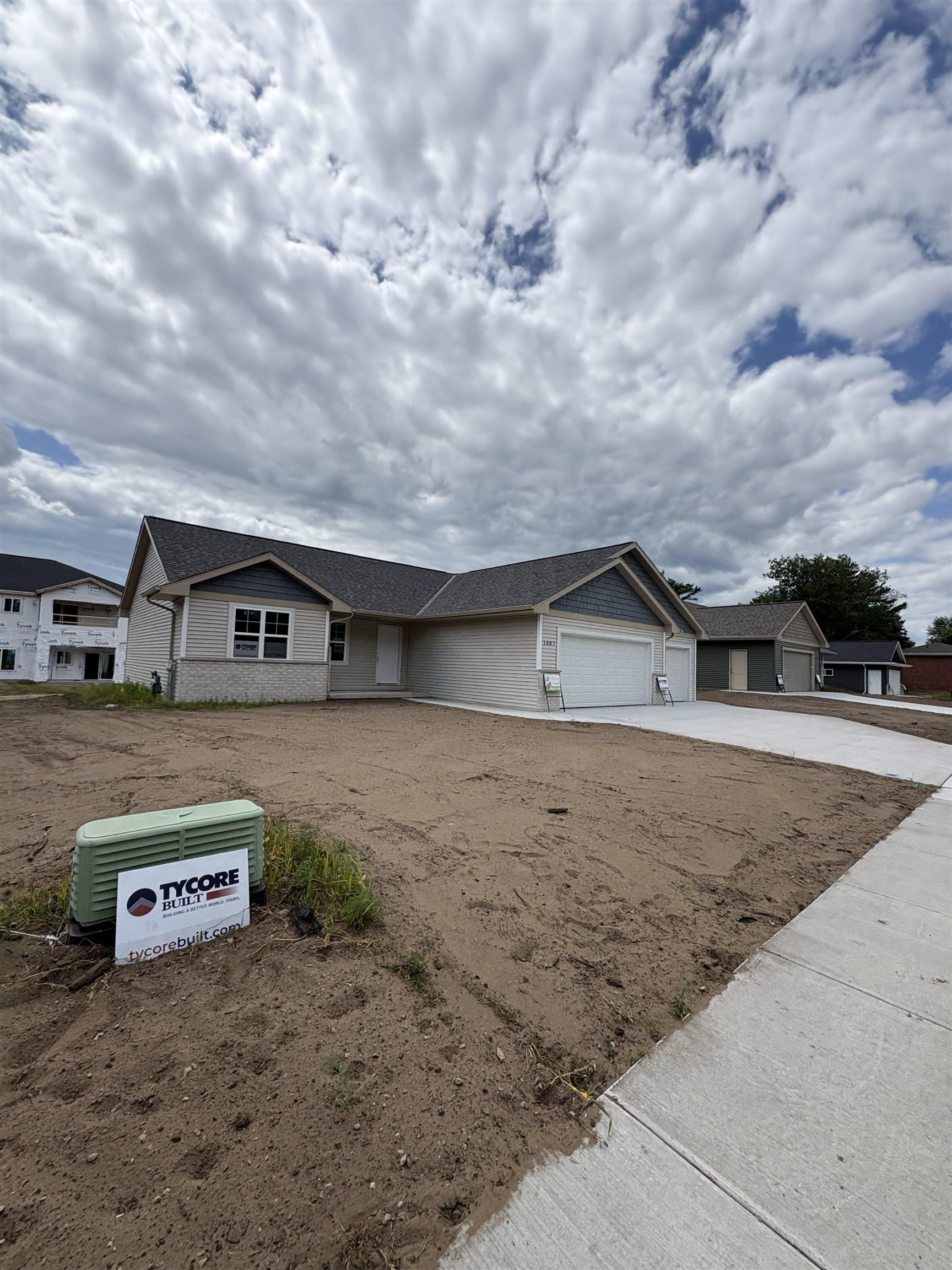 1007 CONSTELLATION Way property preview photograph