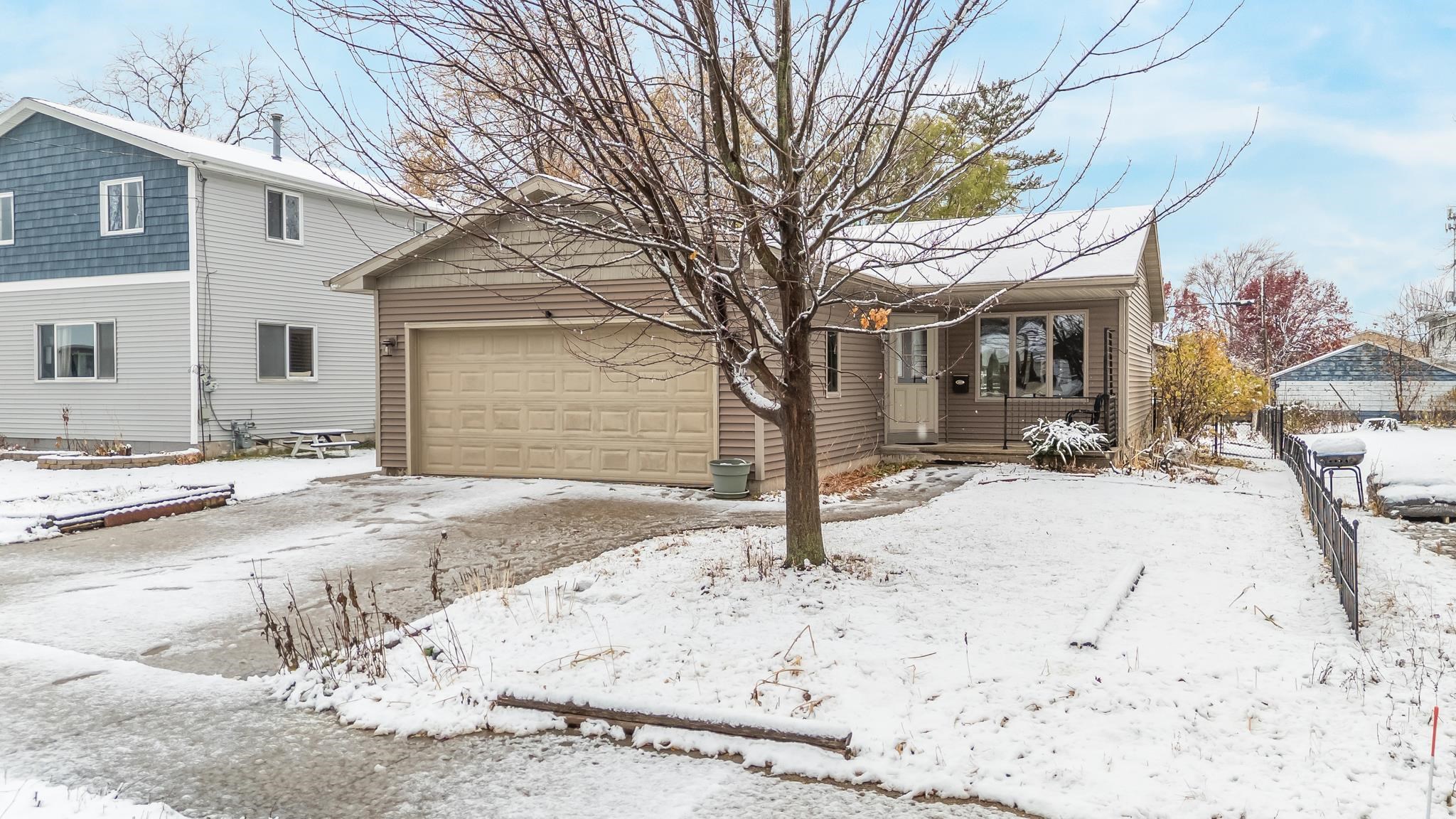 1431 POWERS Street property preview photograph