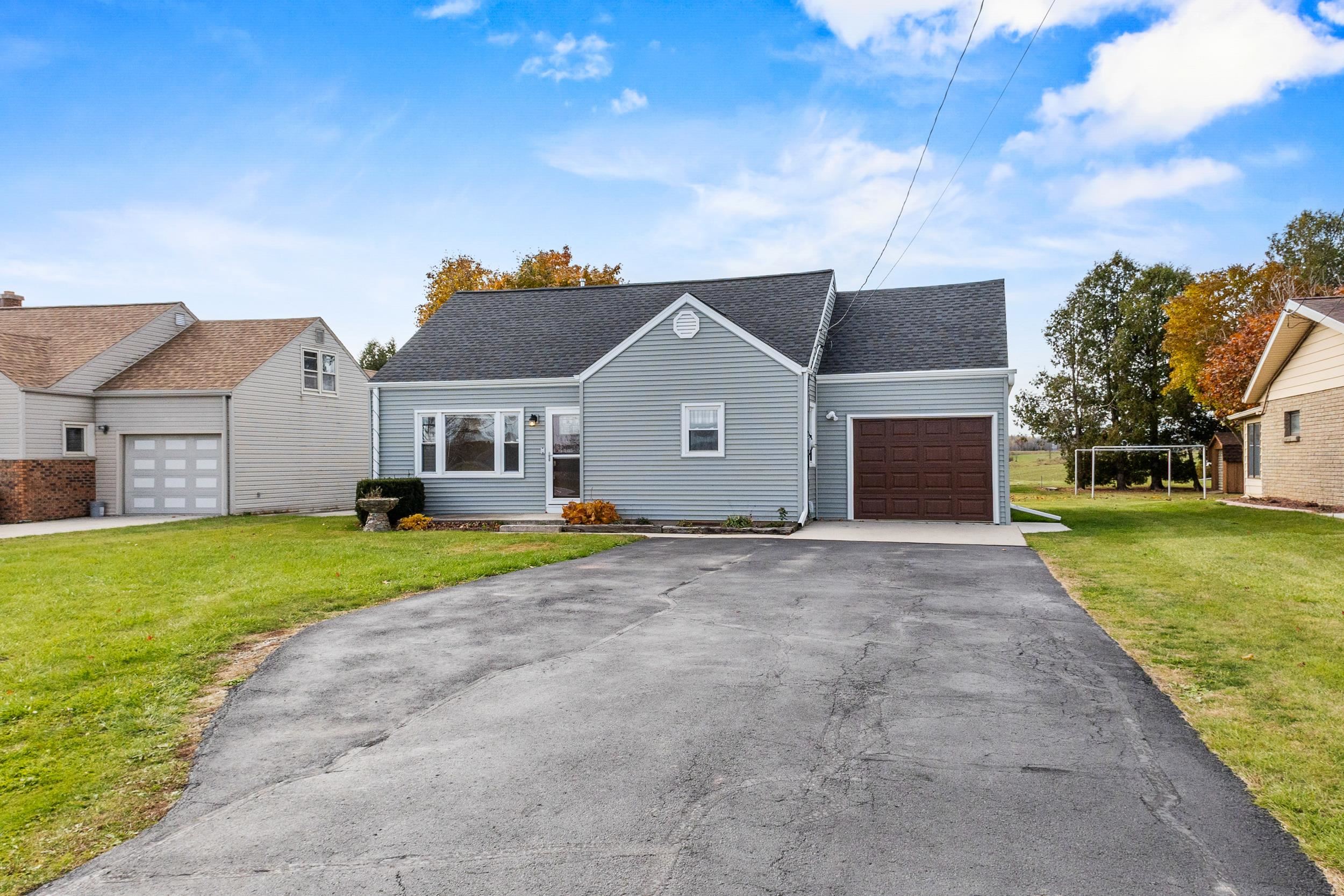 307 PACKER Drive property preview photograph