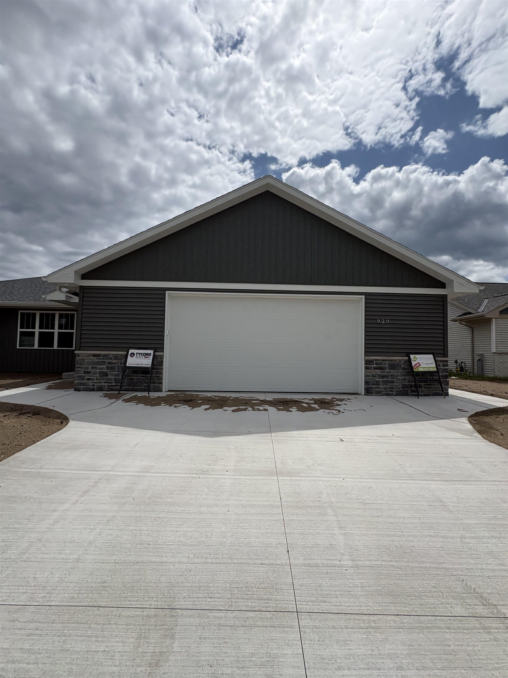 929 CONSTELLATION Way property preview photograph