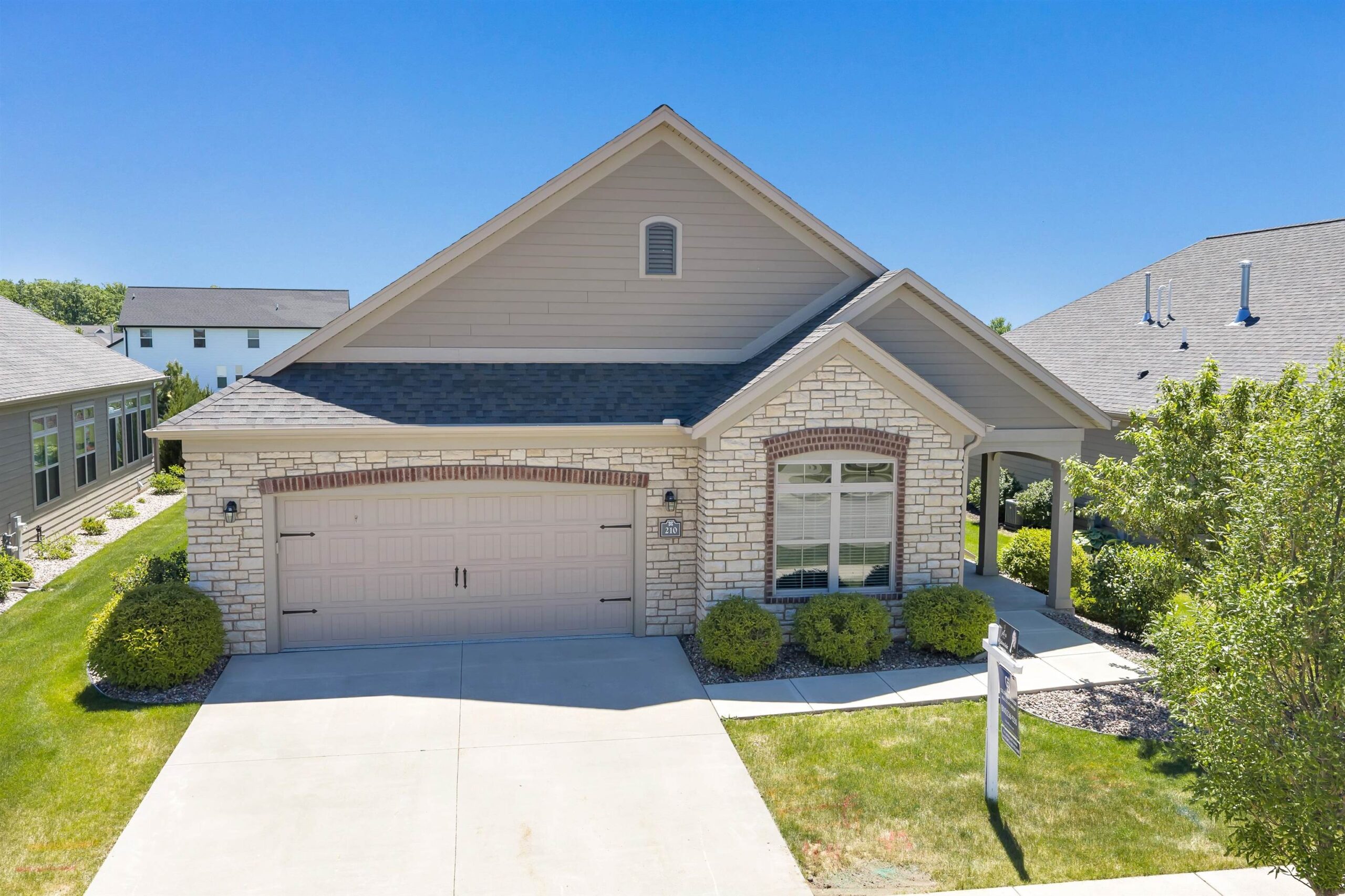 210 N BEDFORD Road property preview photograph