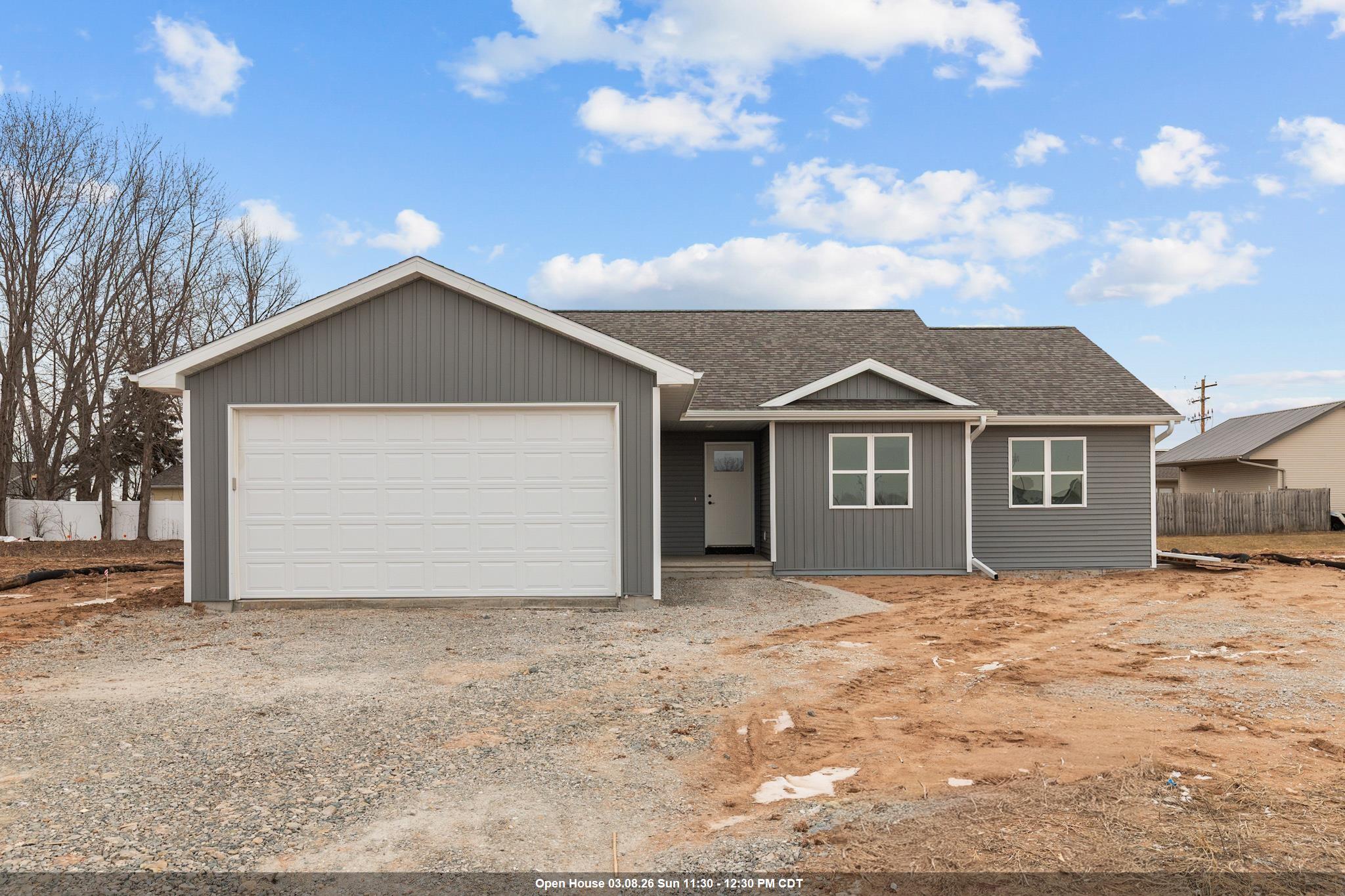 N3914 DEERE Drive property preview photograph