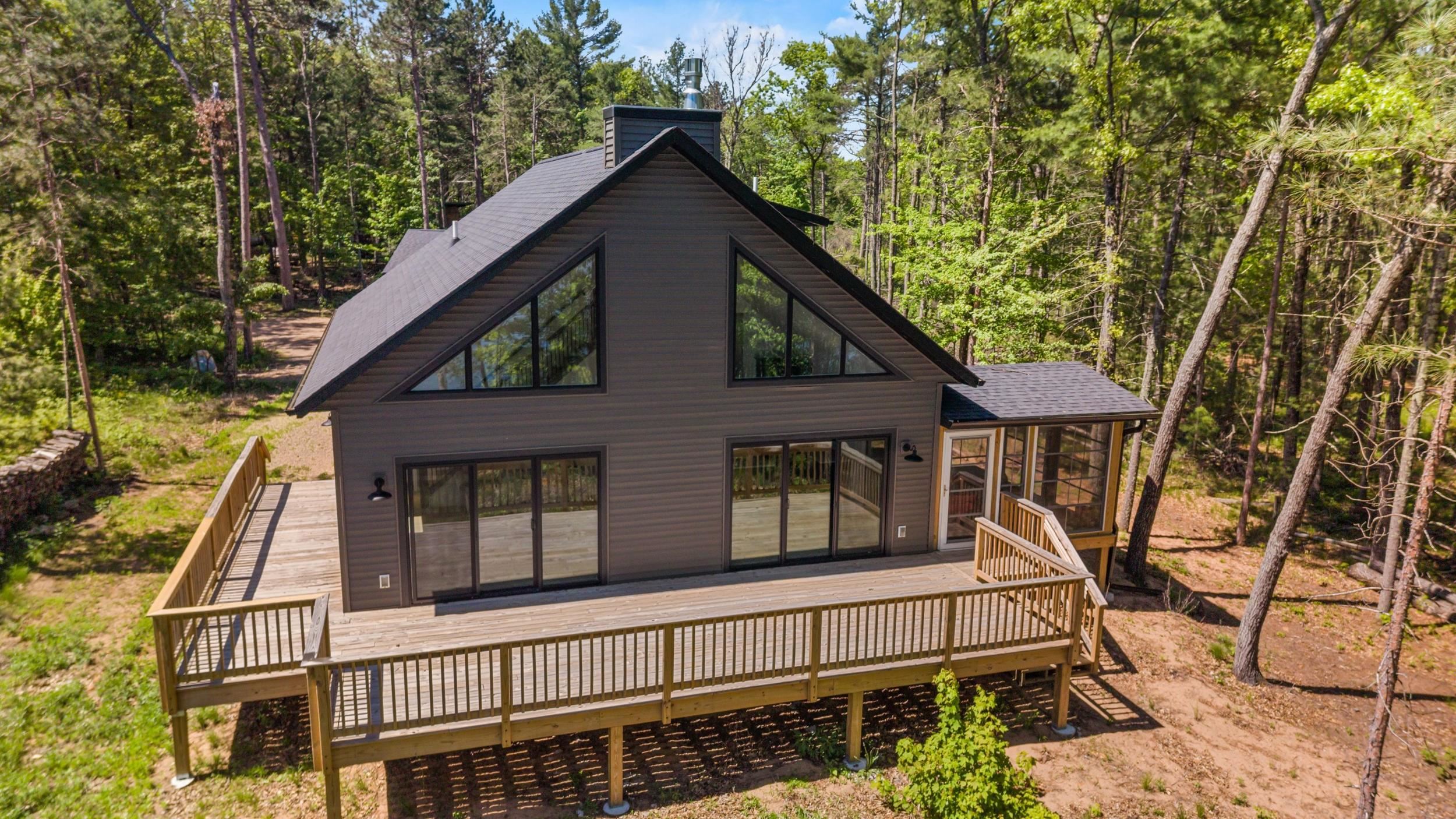N1272 SPIRIT ISLAND Road property preview photograph