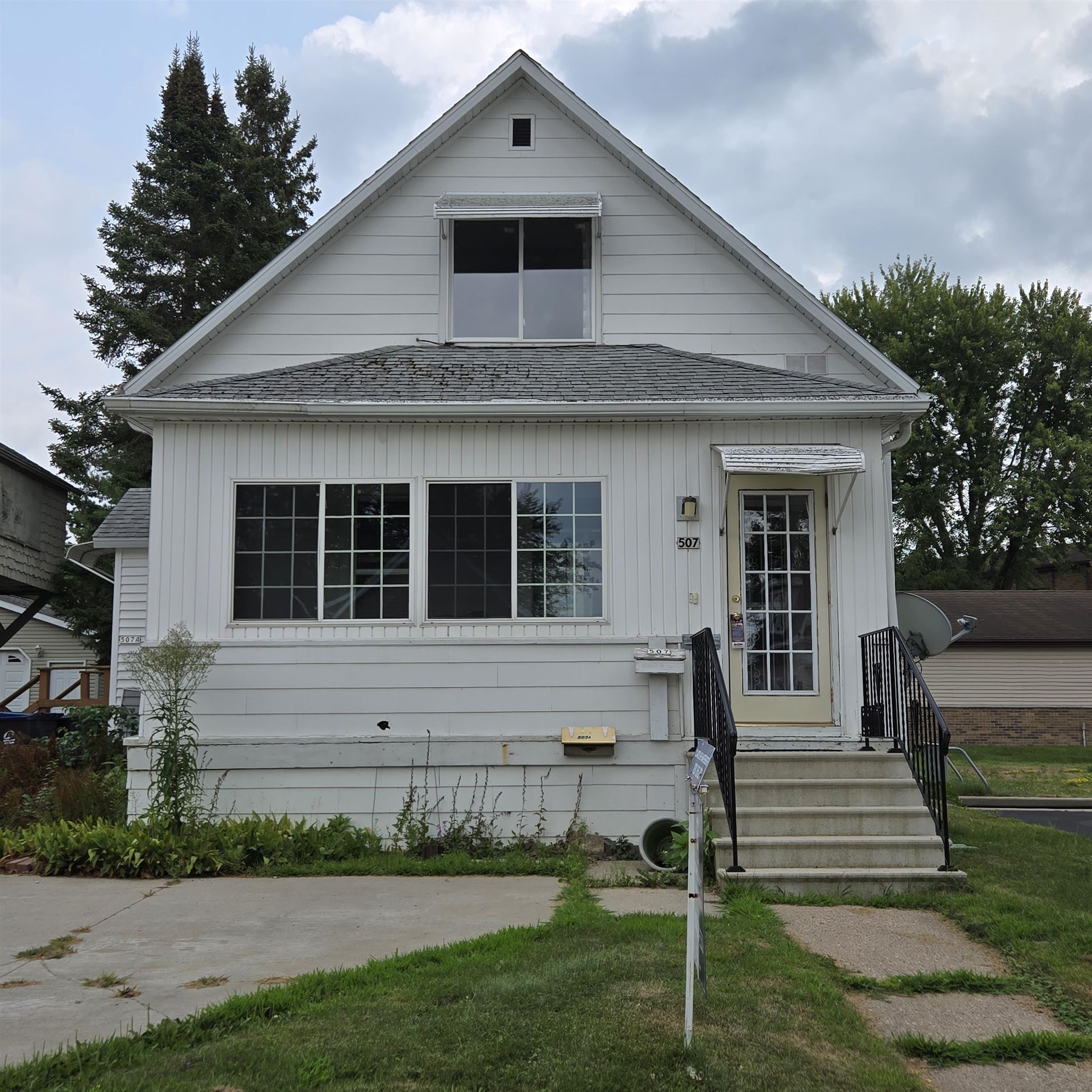 507 S CEDAR Street property preview photograph