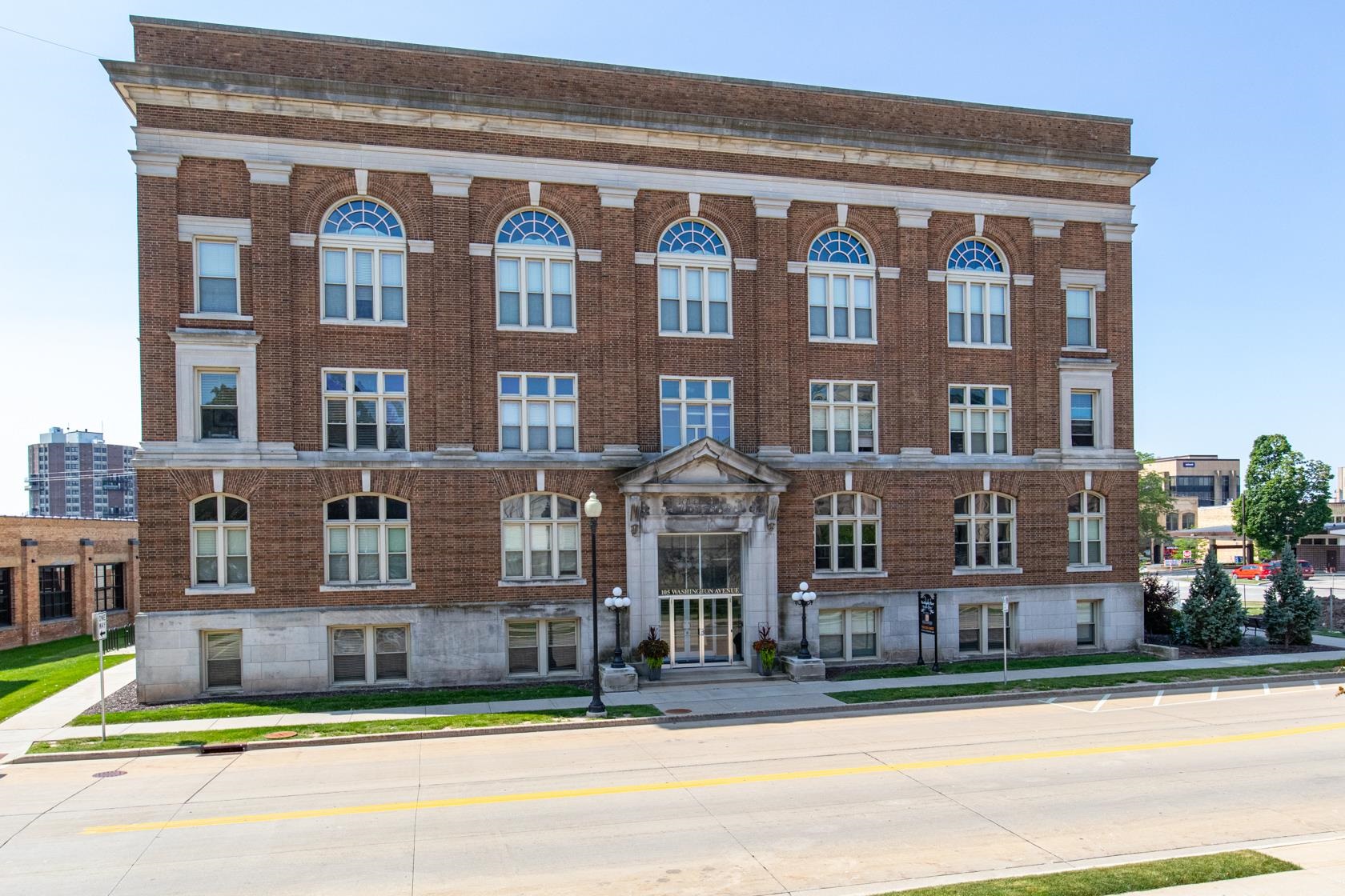 105 WASHINGTON Avenue property preview photograph