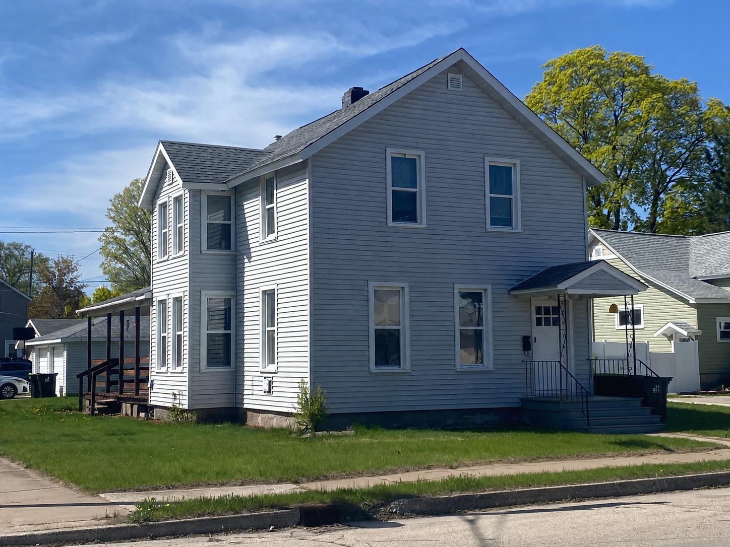 813 8TH Street property preview photograph