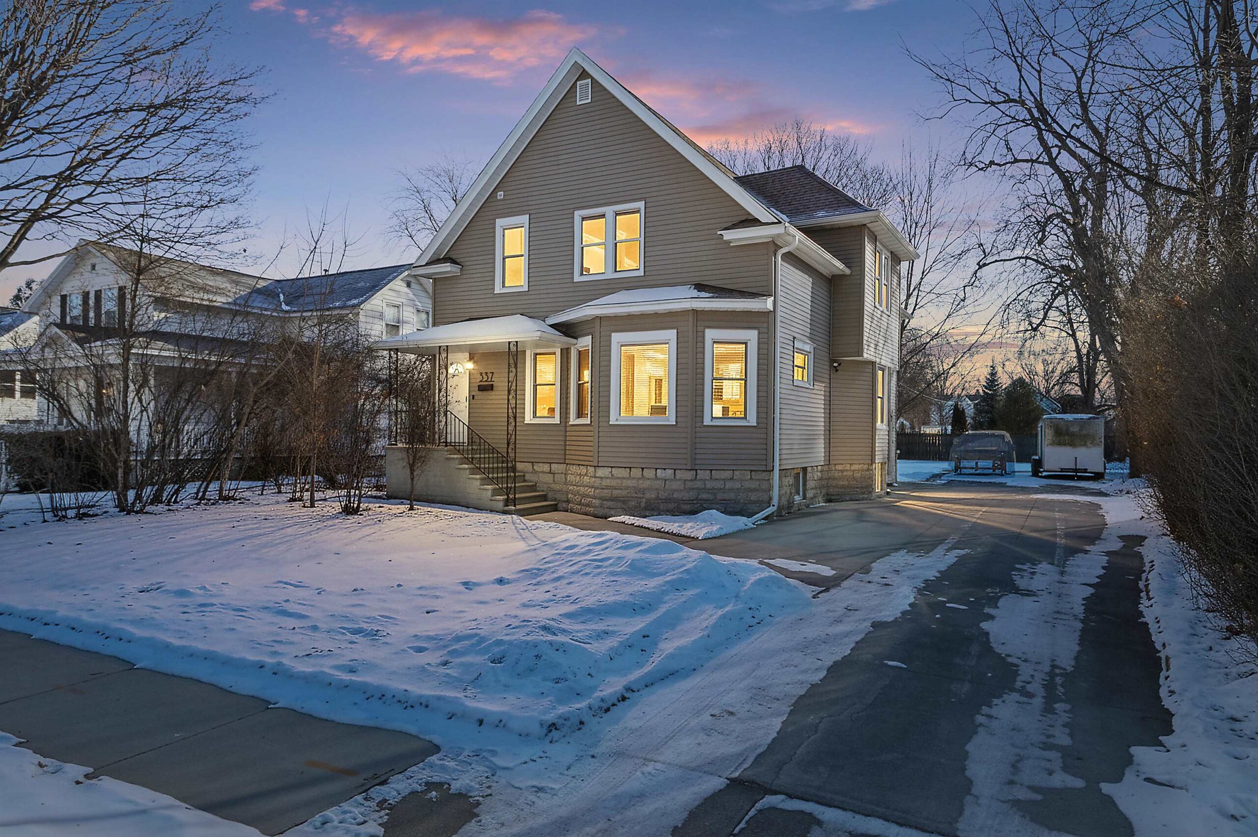337 S QUINCY Street property preview photograph
