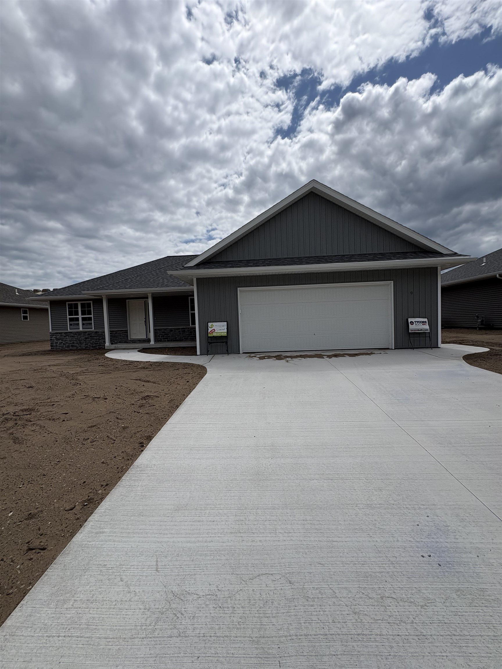 925 CONSTELLATION Way property preview photograph