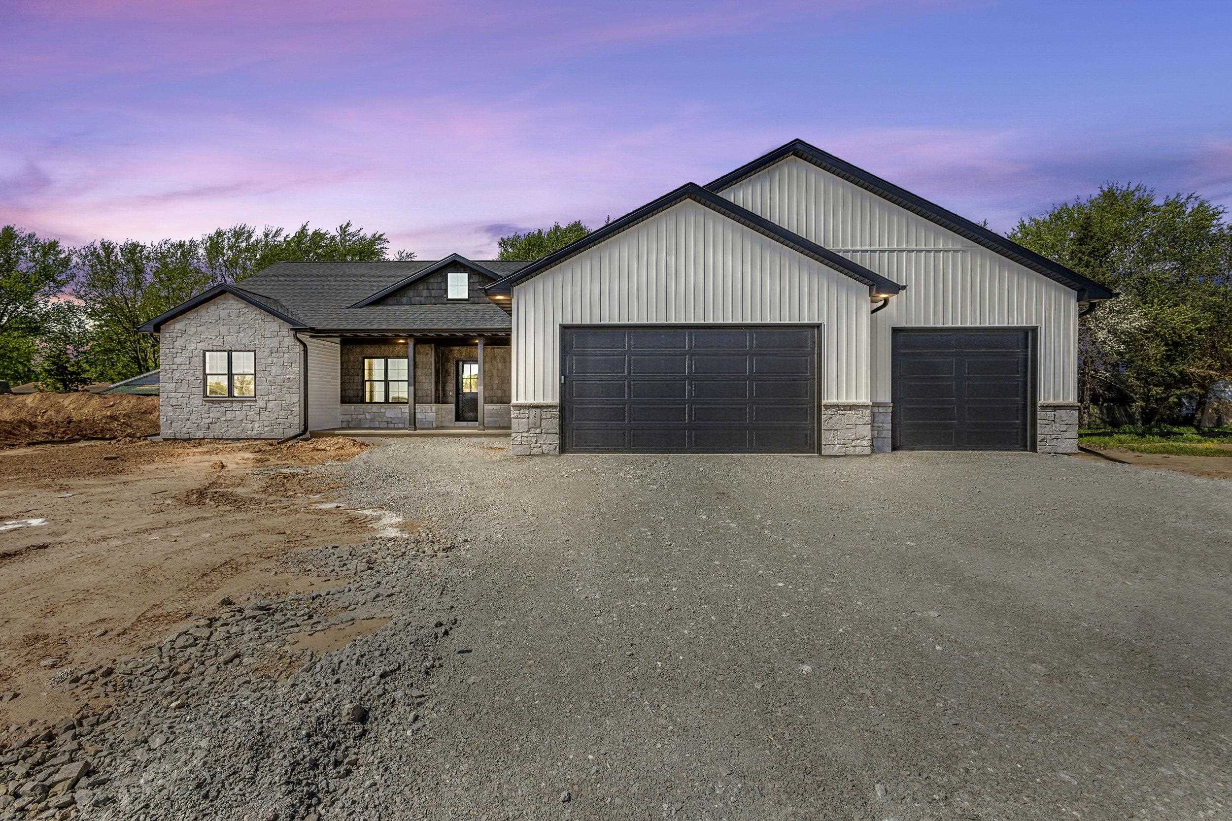 N3975 WETTERING Way property preview photograph