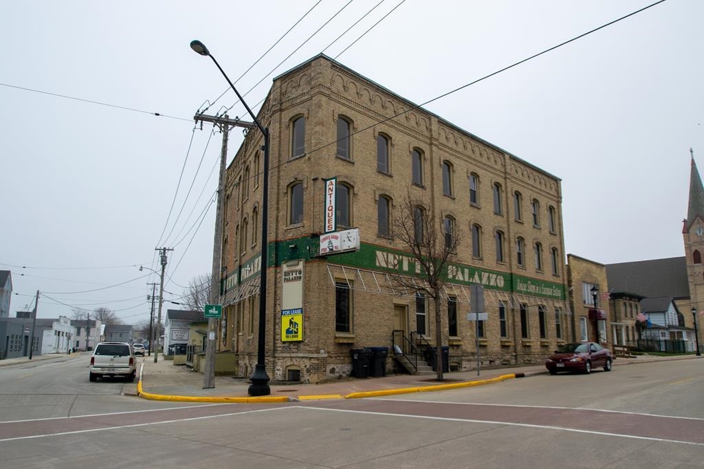 300 4TH Street property preview photograph
