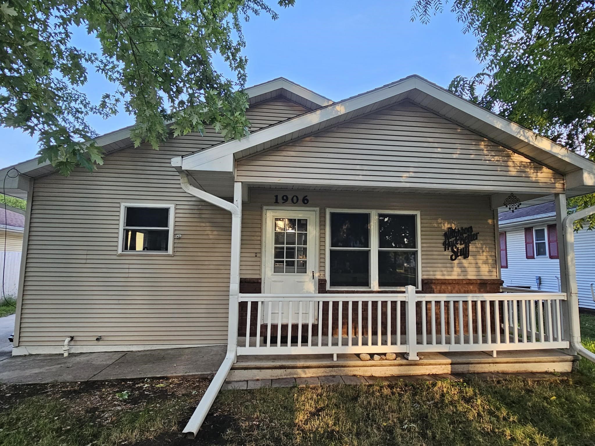1906 MITCHELL Street property preview photograph