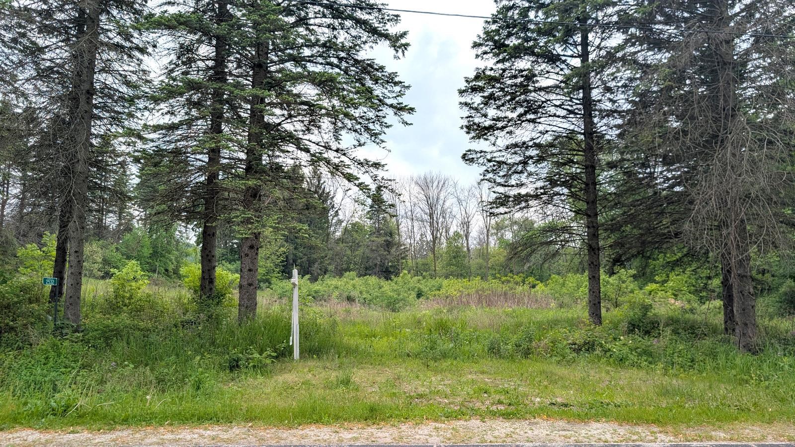 2532 VICTORIA Drive property preview photograph
