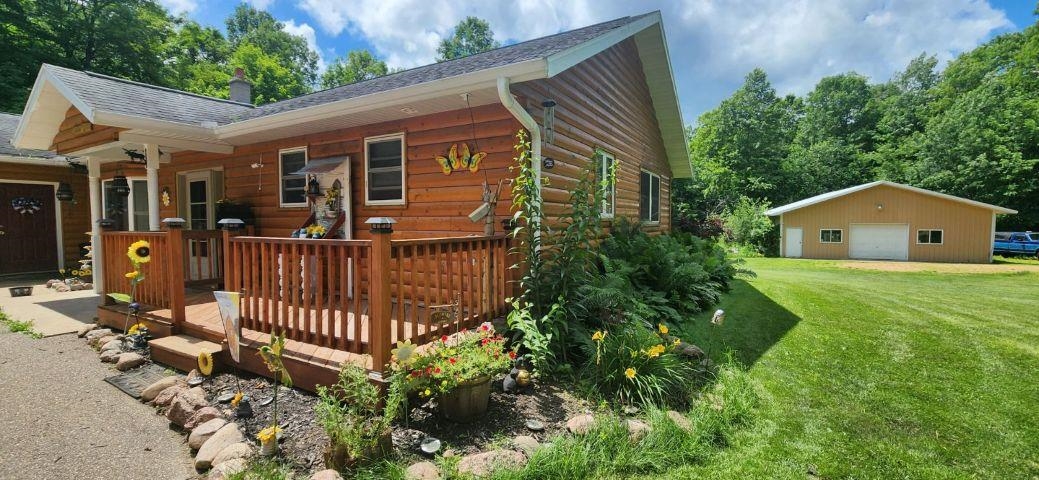 N10035 RED RIVER Road property preview photograph