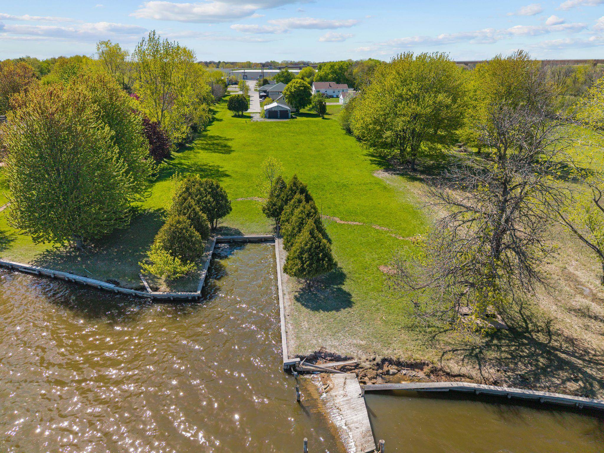1299 N LAKE Street property preview photograph