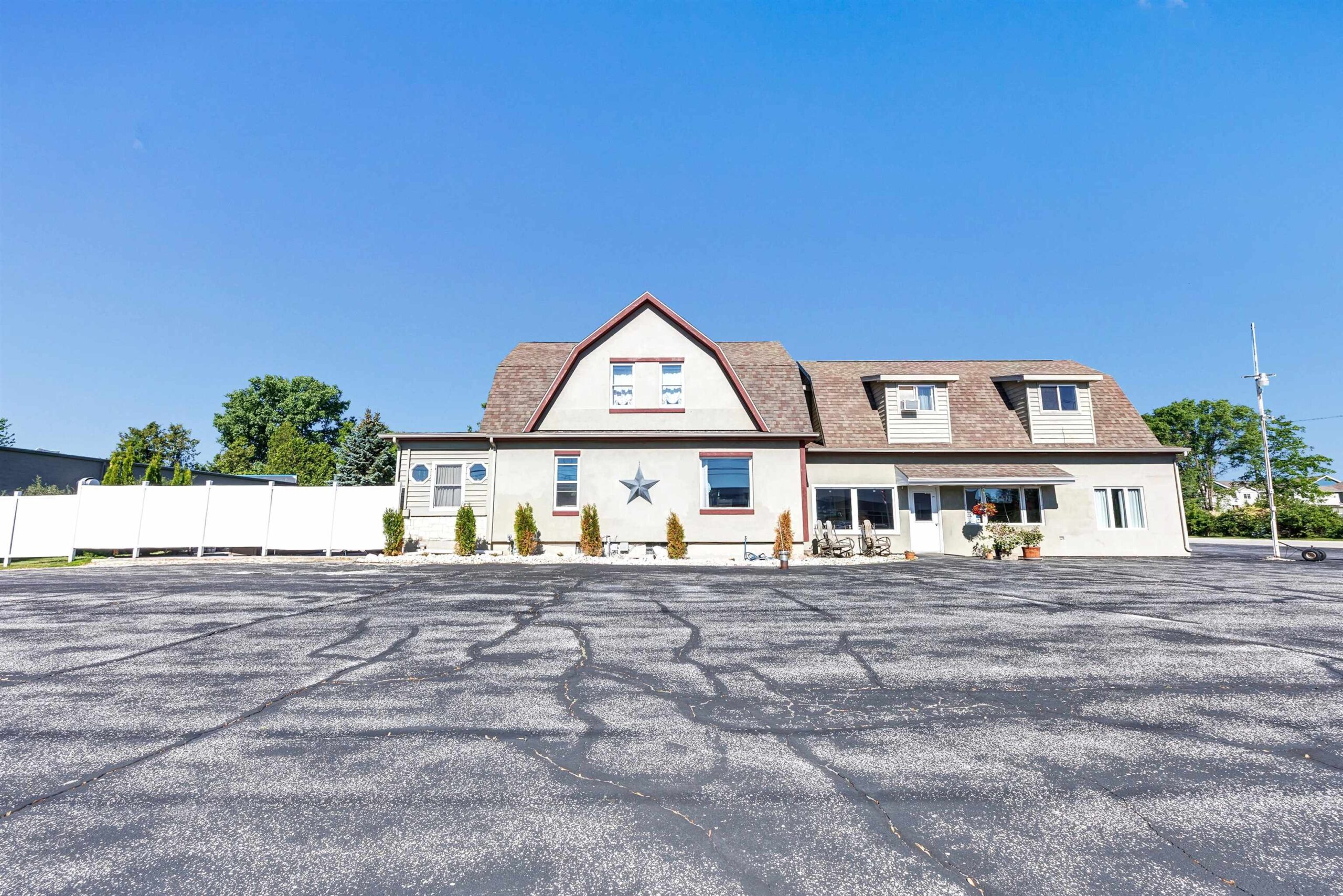 513 DULUTH Avenue property preview photograph