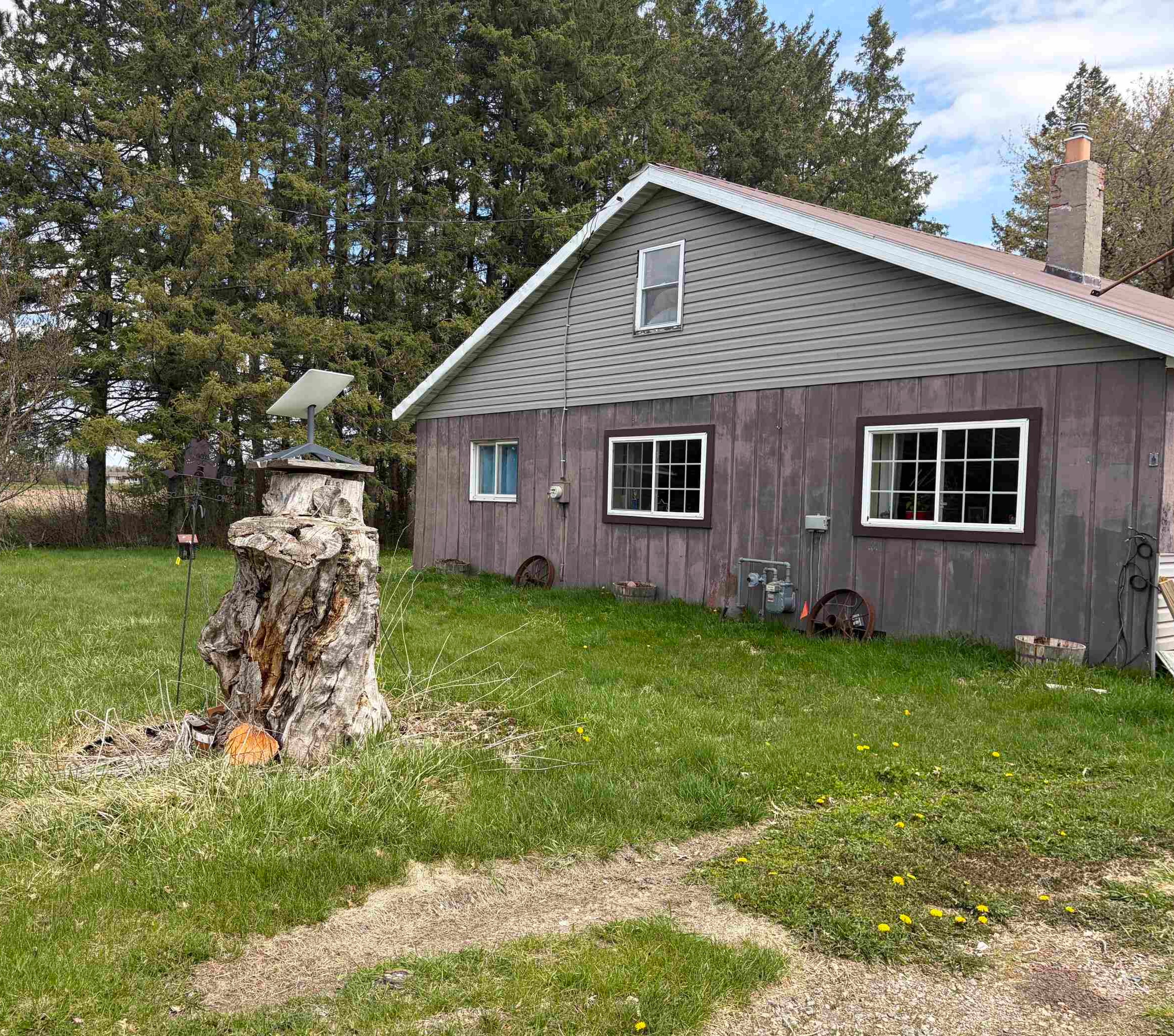 823 WESTERN Avenue property preview photograph