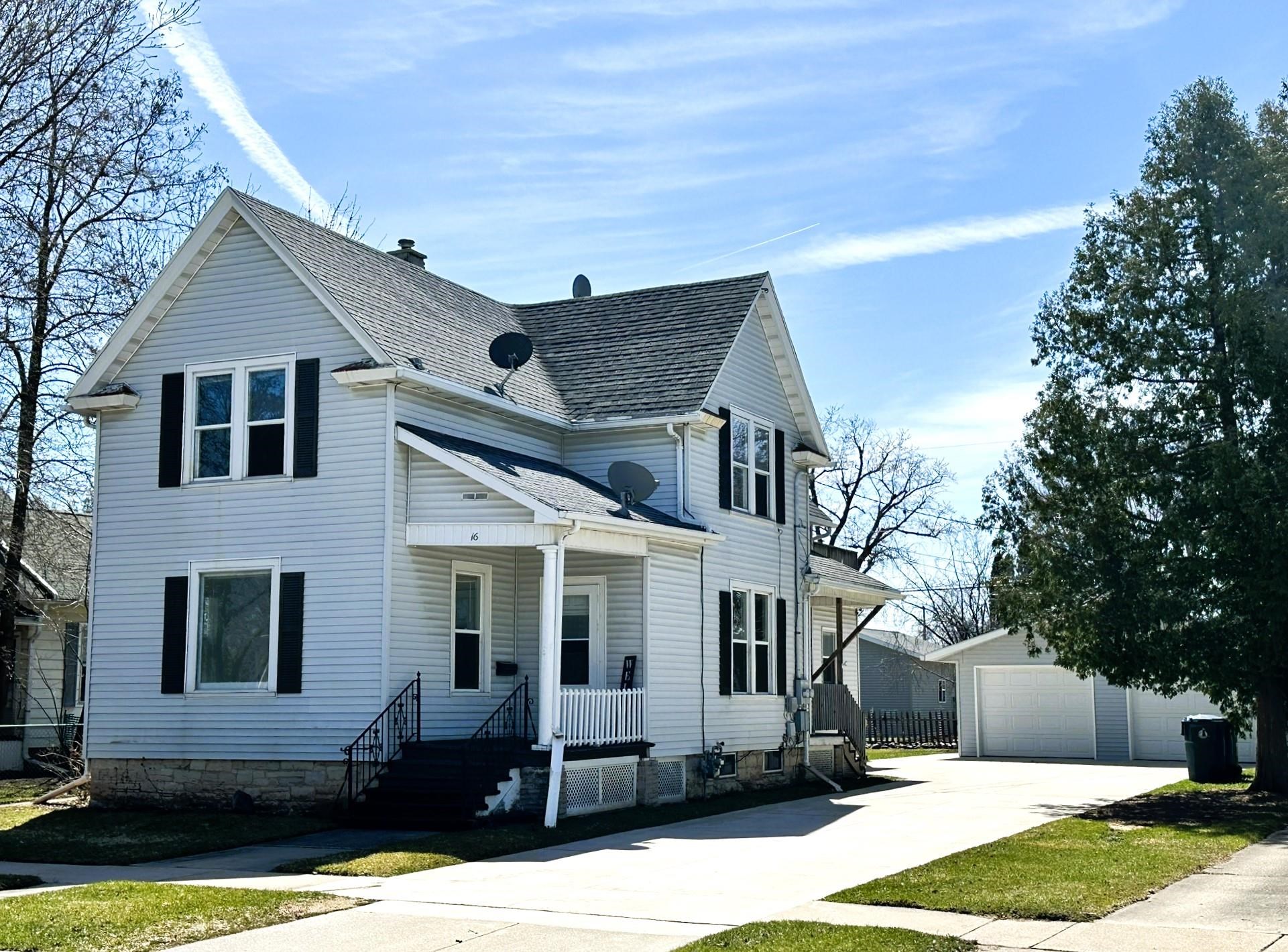 16 E 11TH Street property preview photograph