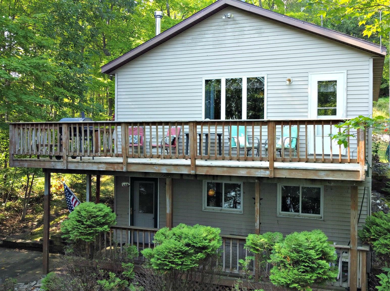 W16468 S HILBERT Drive property preview photograph