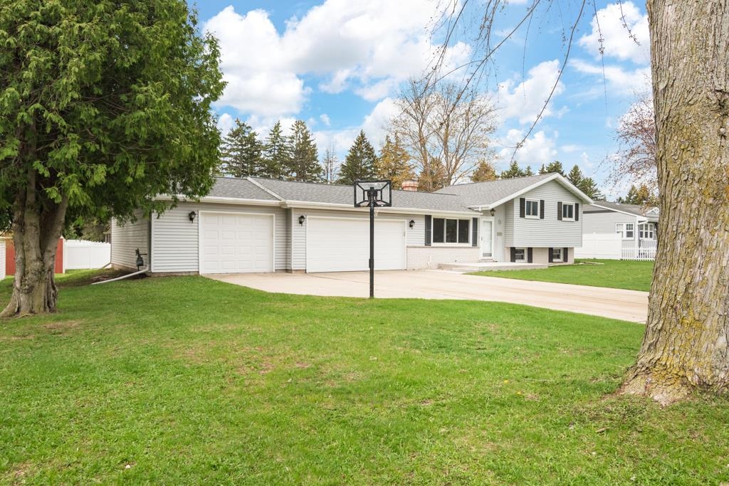 2615 BAYPORT Lane property preview photograph