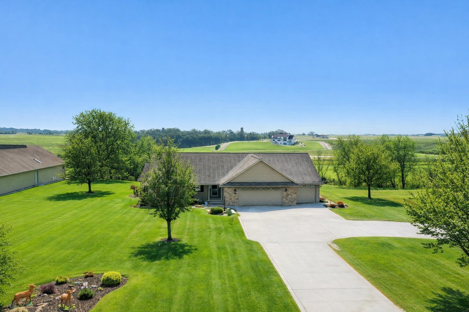 4207 LOST DAUPHIN Road property preview photograph