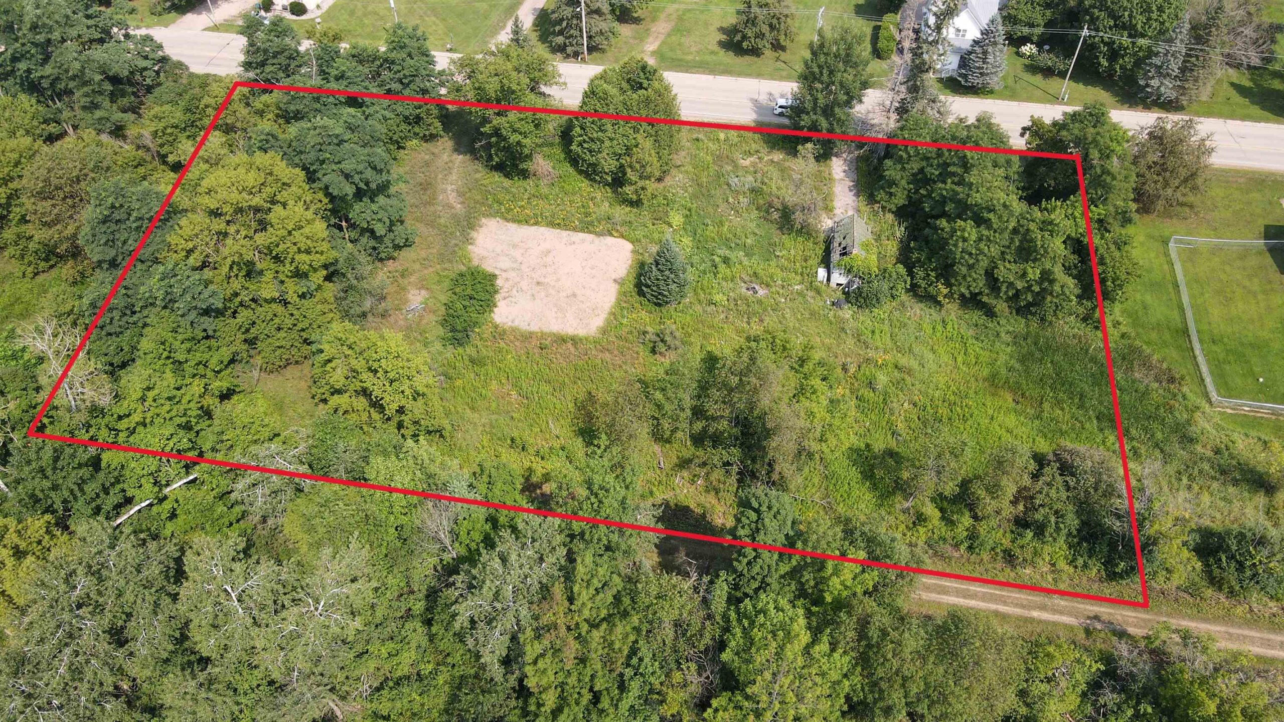 124 E RAILROAD Street property preview photograph