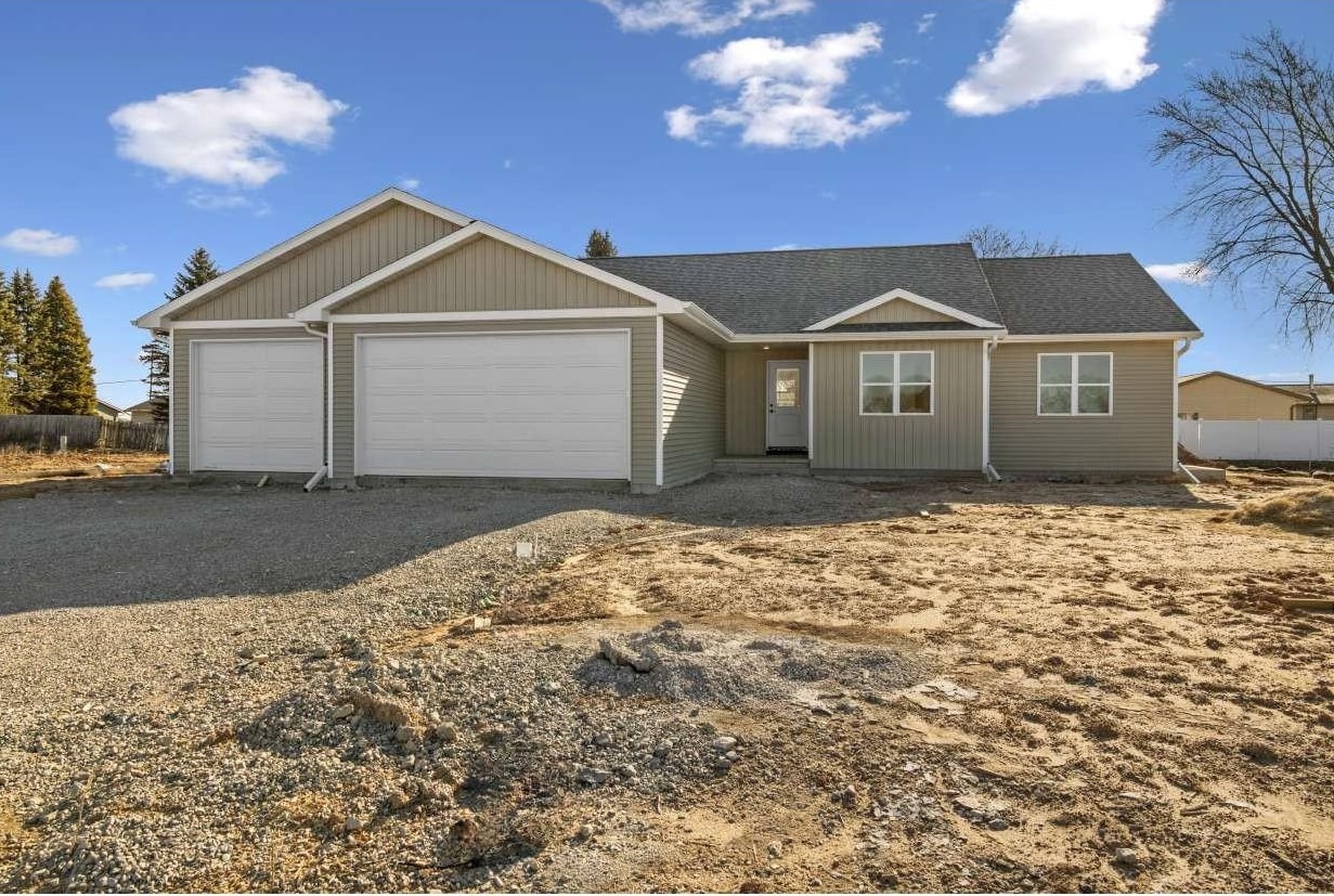 N3938 DEERE Drive property preview photograph