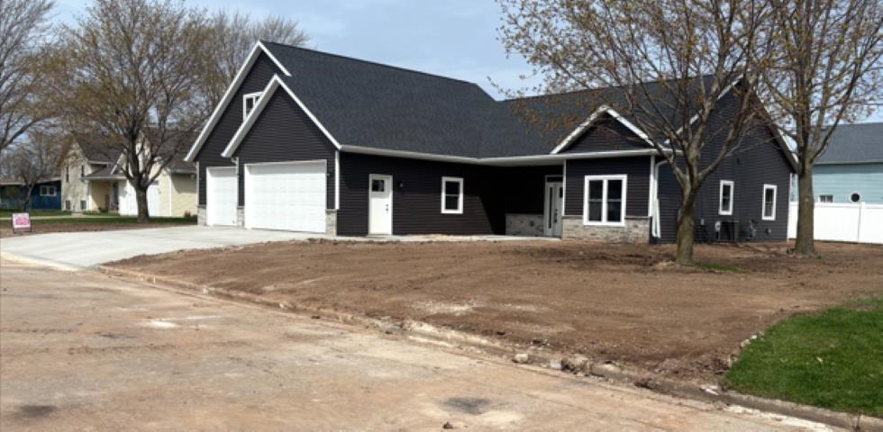 224 N 9TH Street property preview photograph