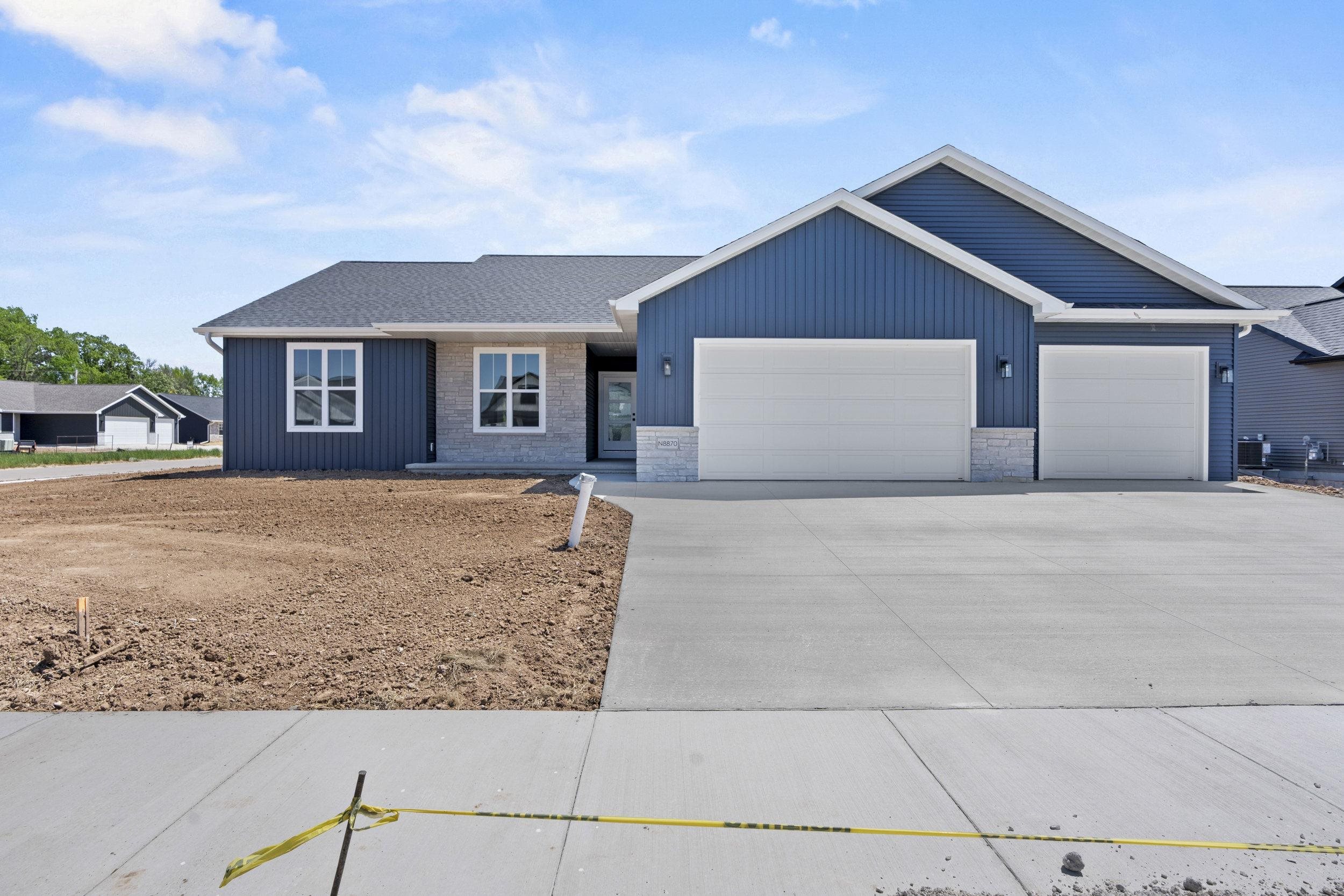 N8870 KILLARNEY Way property preview photograph