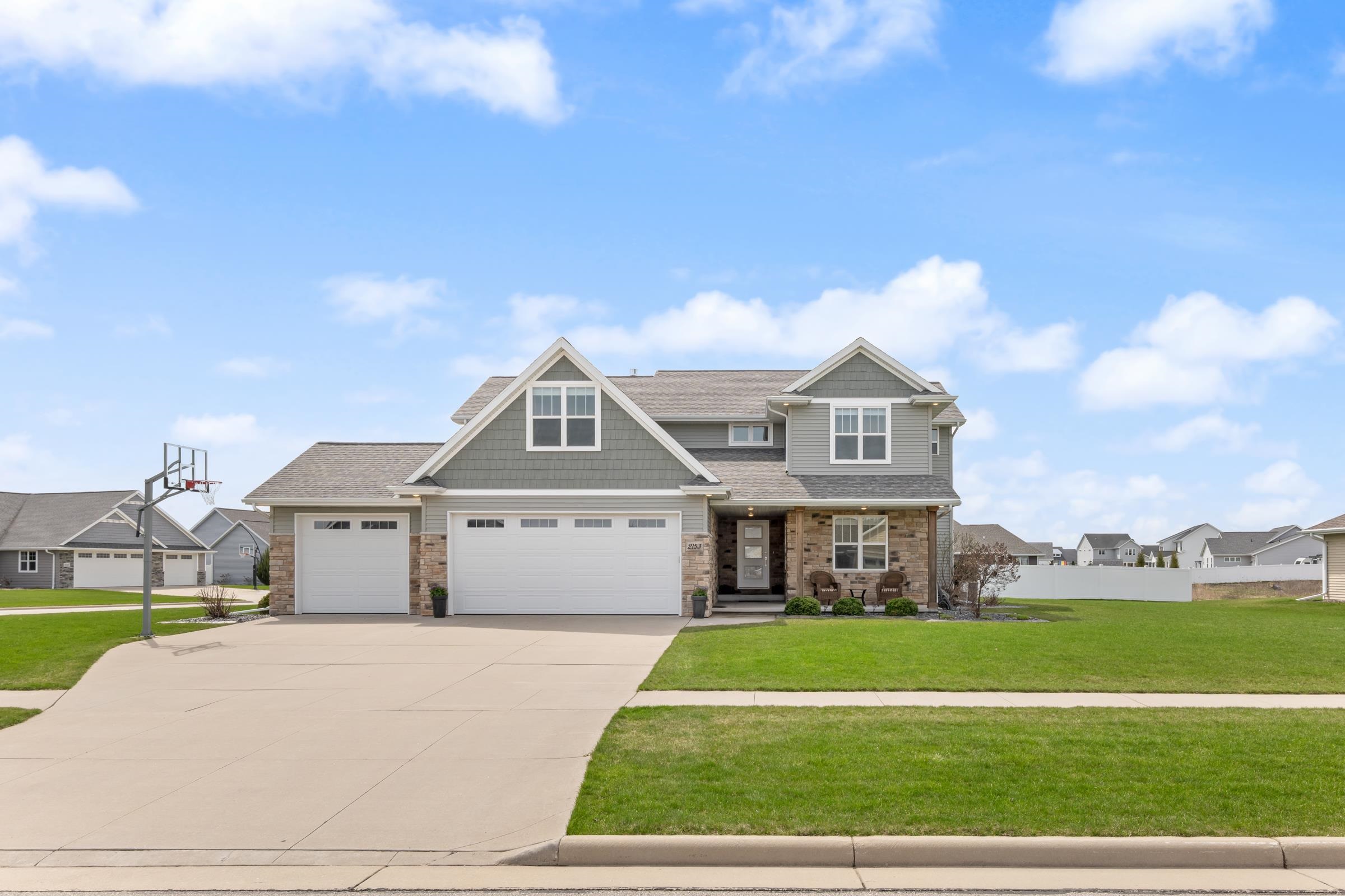 2153 POTTER Drive property preview photograph