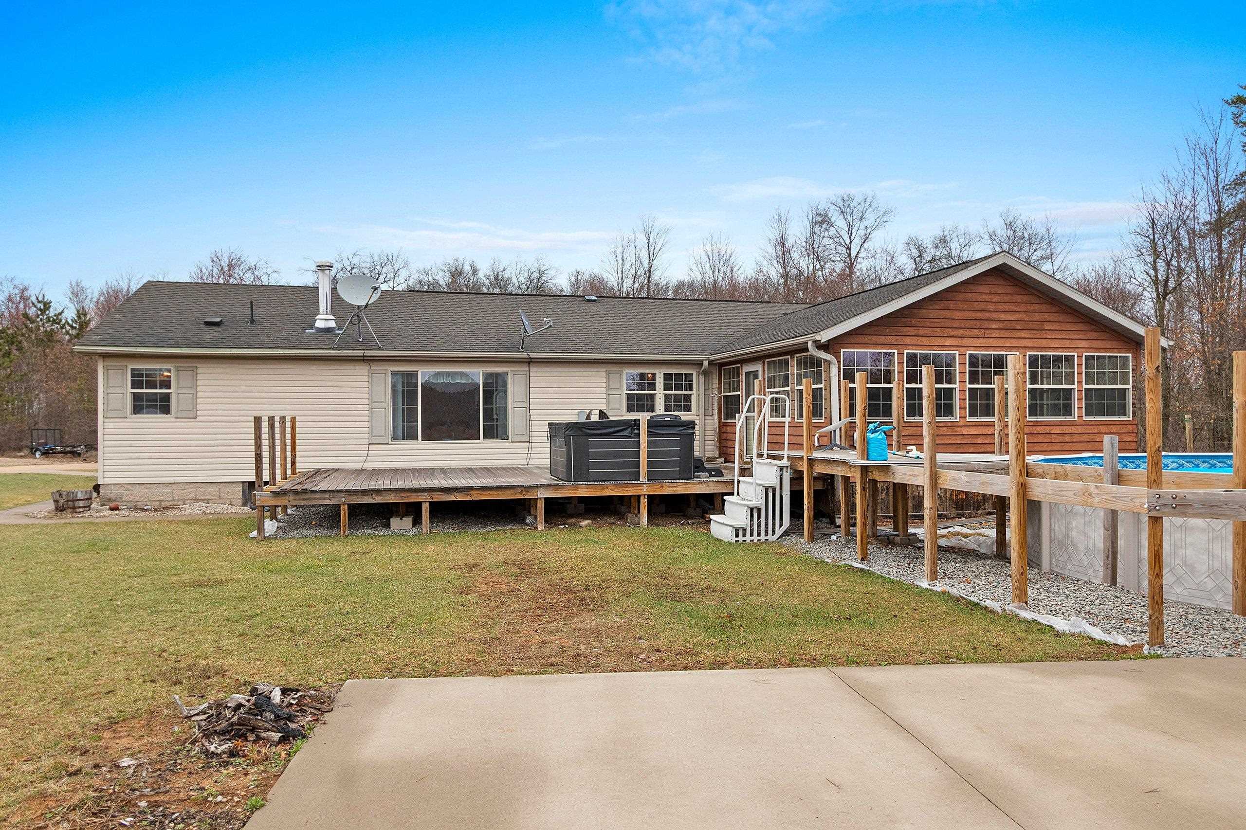 W9041 AIRPORT Road property preview photograph