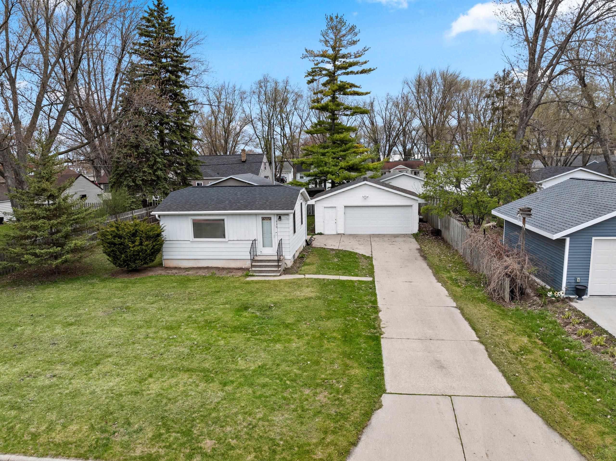 530 MORRIS Avenue property preview photograph