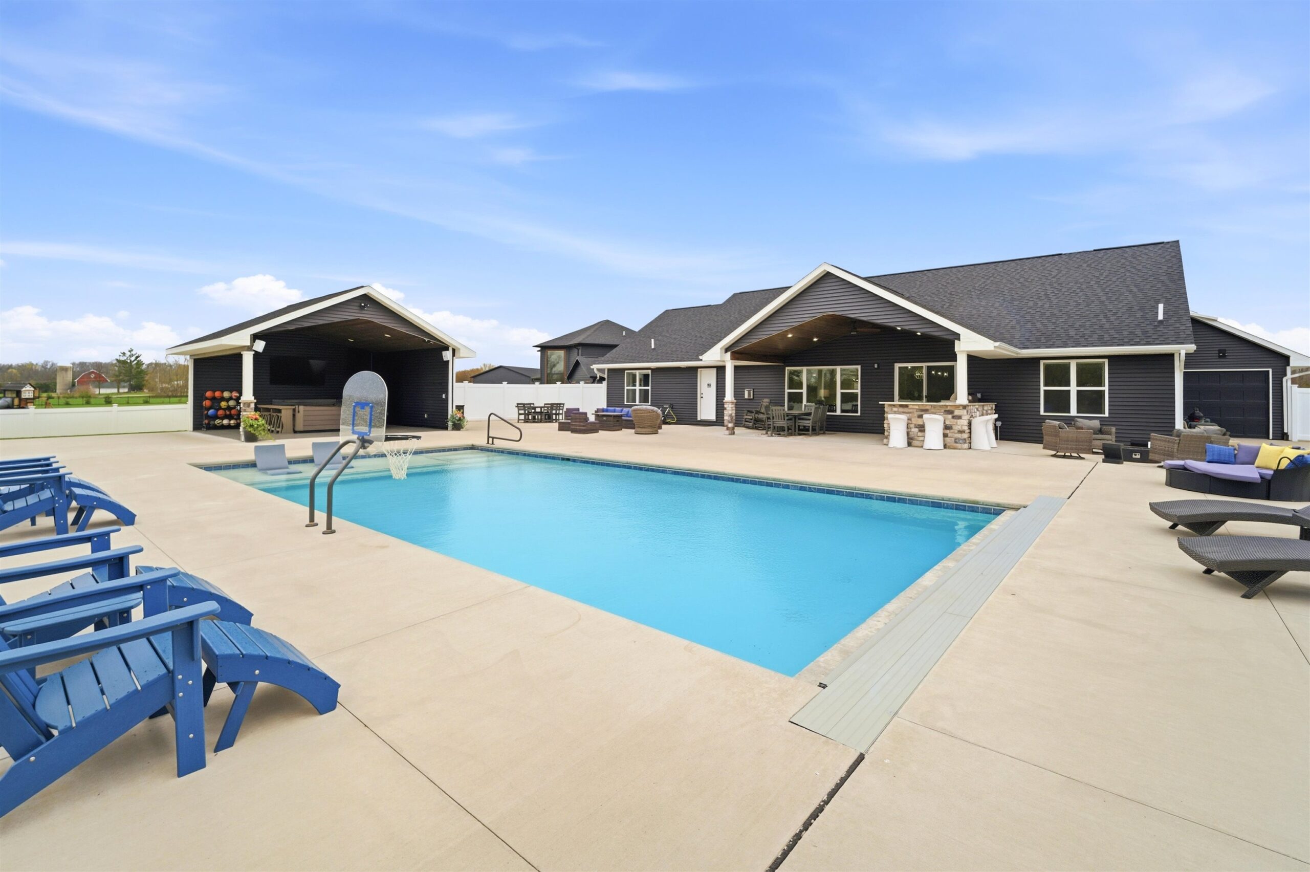 594 PRAIRIE GARDENS Lane property preview photograph