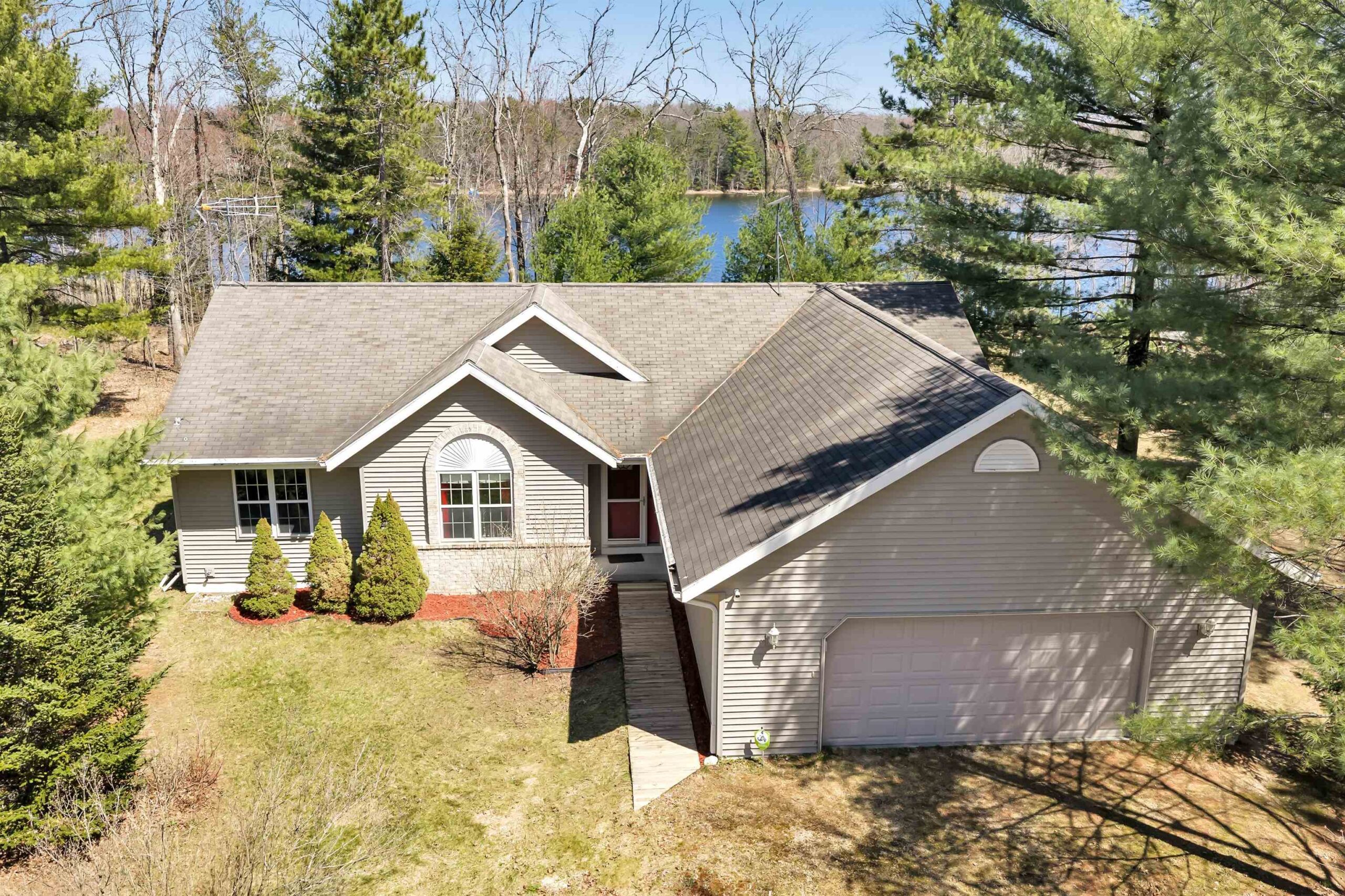 5142 MENOMINEE LINE Road property preview photograph