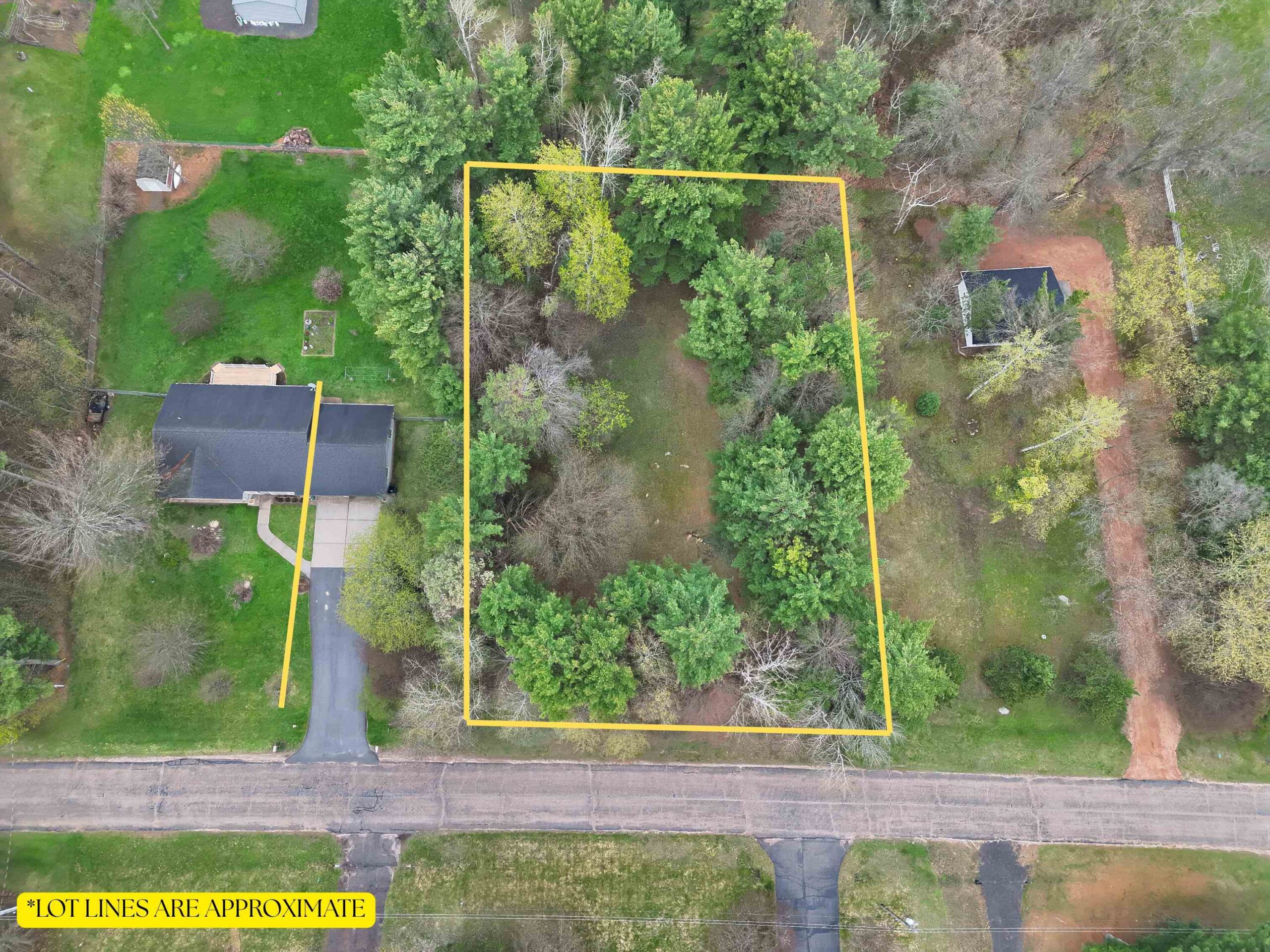 LONE PINE Street property preview photograph