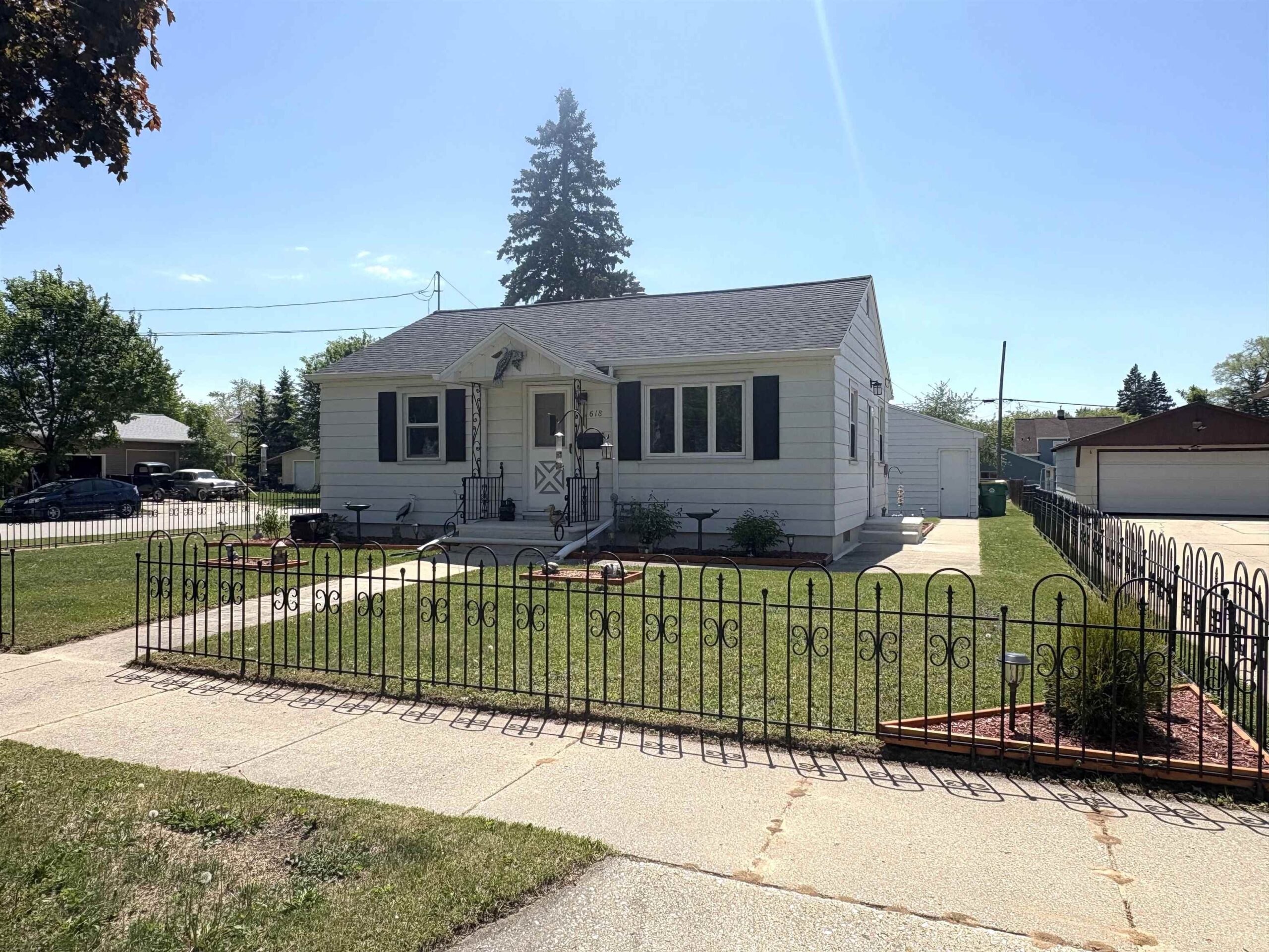 1618 CHICAGO Street property preview photograph