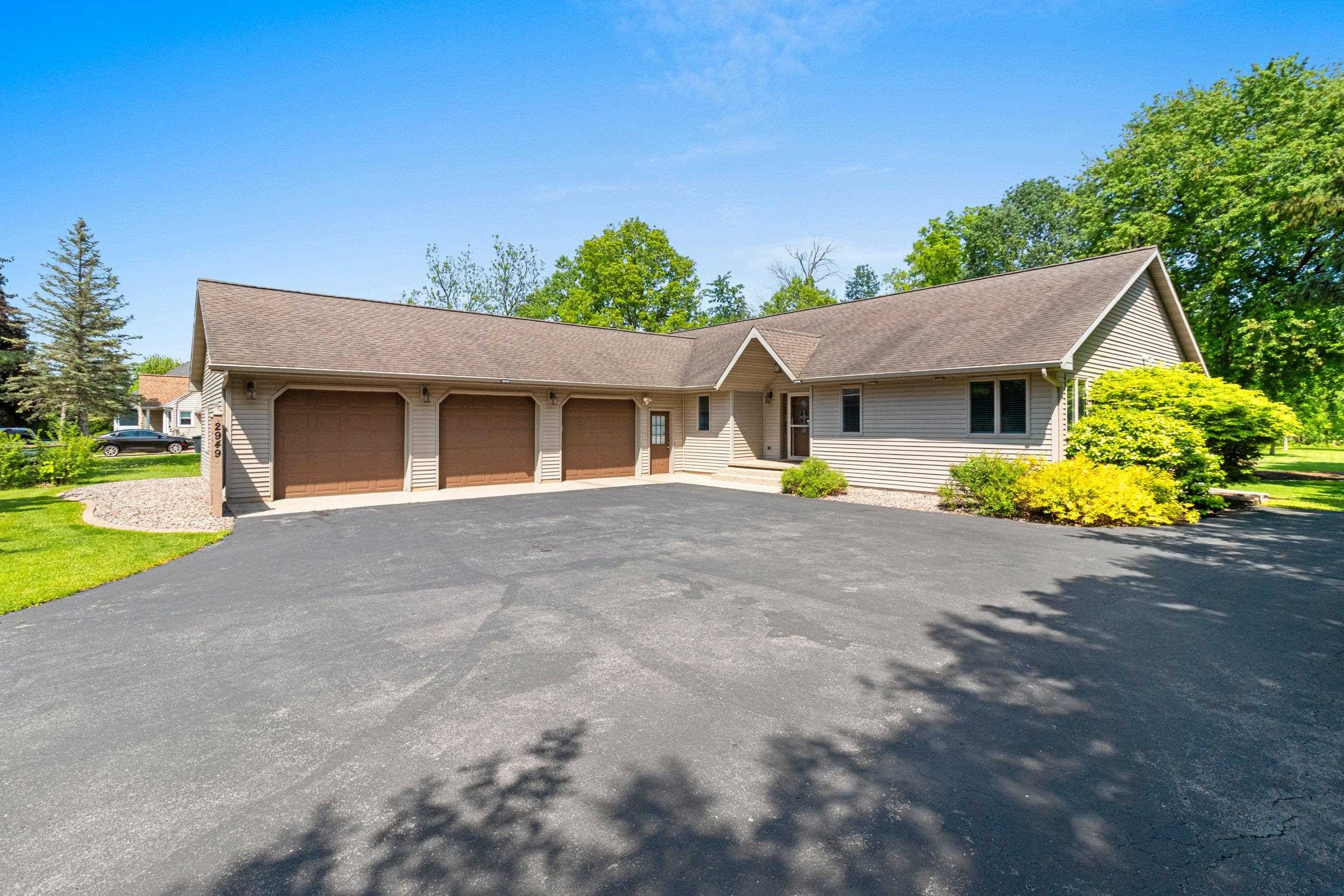 2949 PACKERLAND Drive property preview photograph
