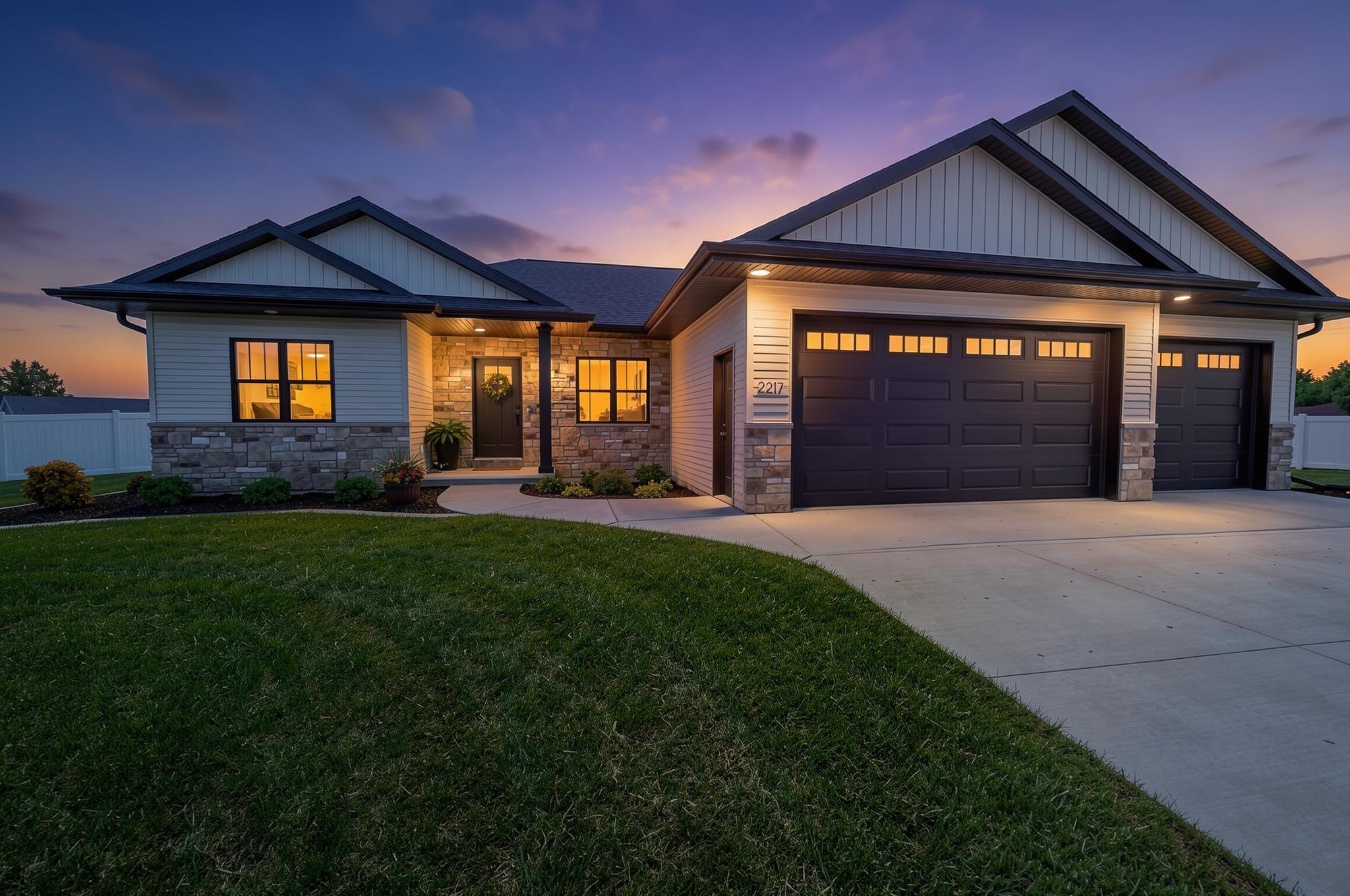 2217 FOX POINT Court property preview photograph