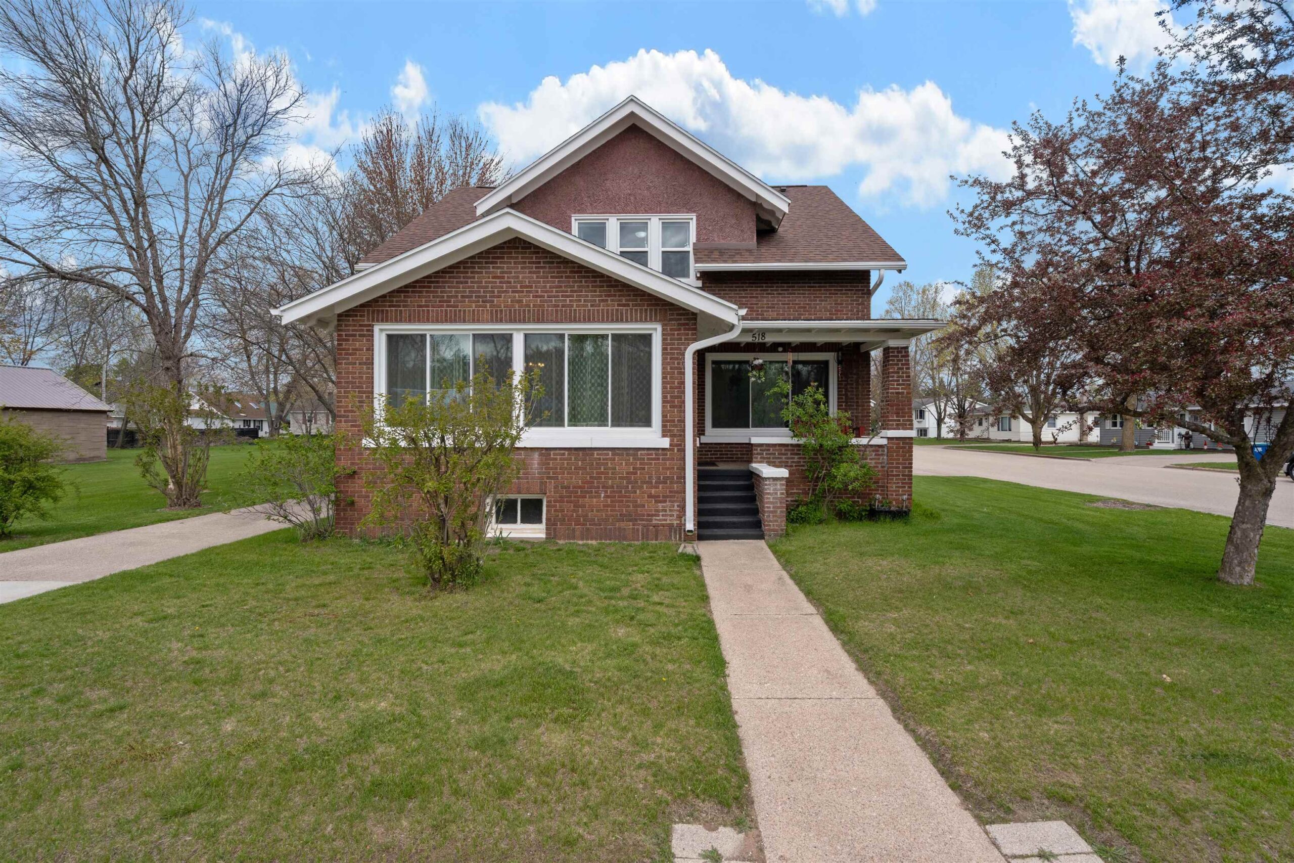 518 SHERMAN Street property preview photograph