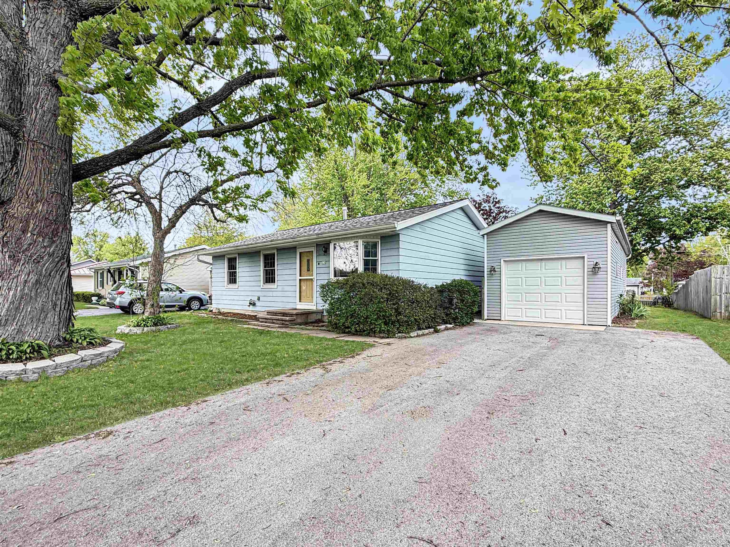 236 S WASHINGTON Street property preview photograph