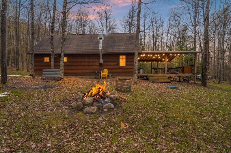 1458 WOODLAWN Road property preview photograph