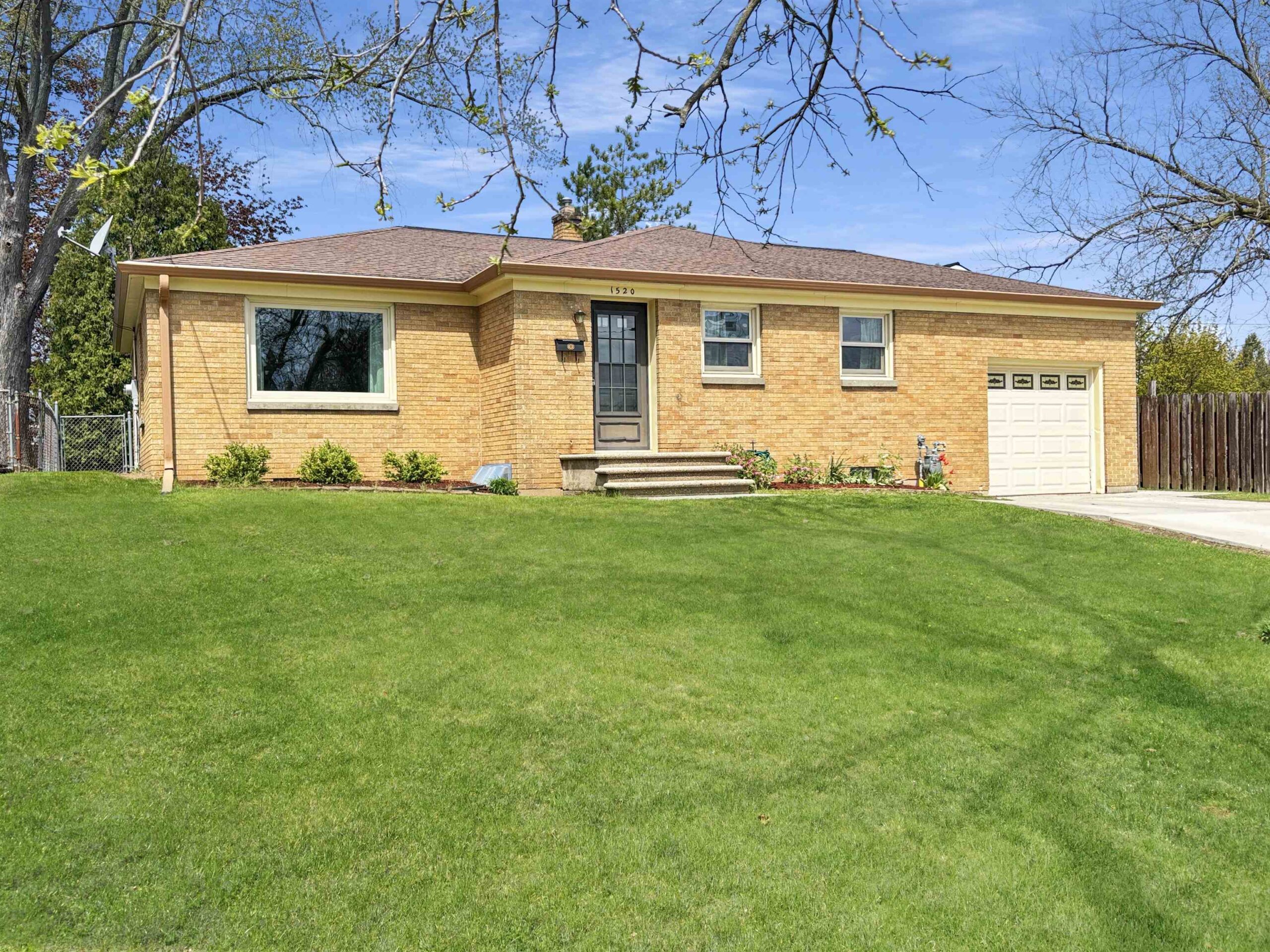 1520 S RIDGE Road property preview photograph